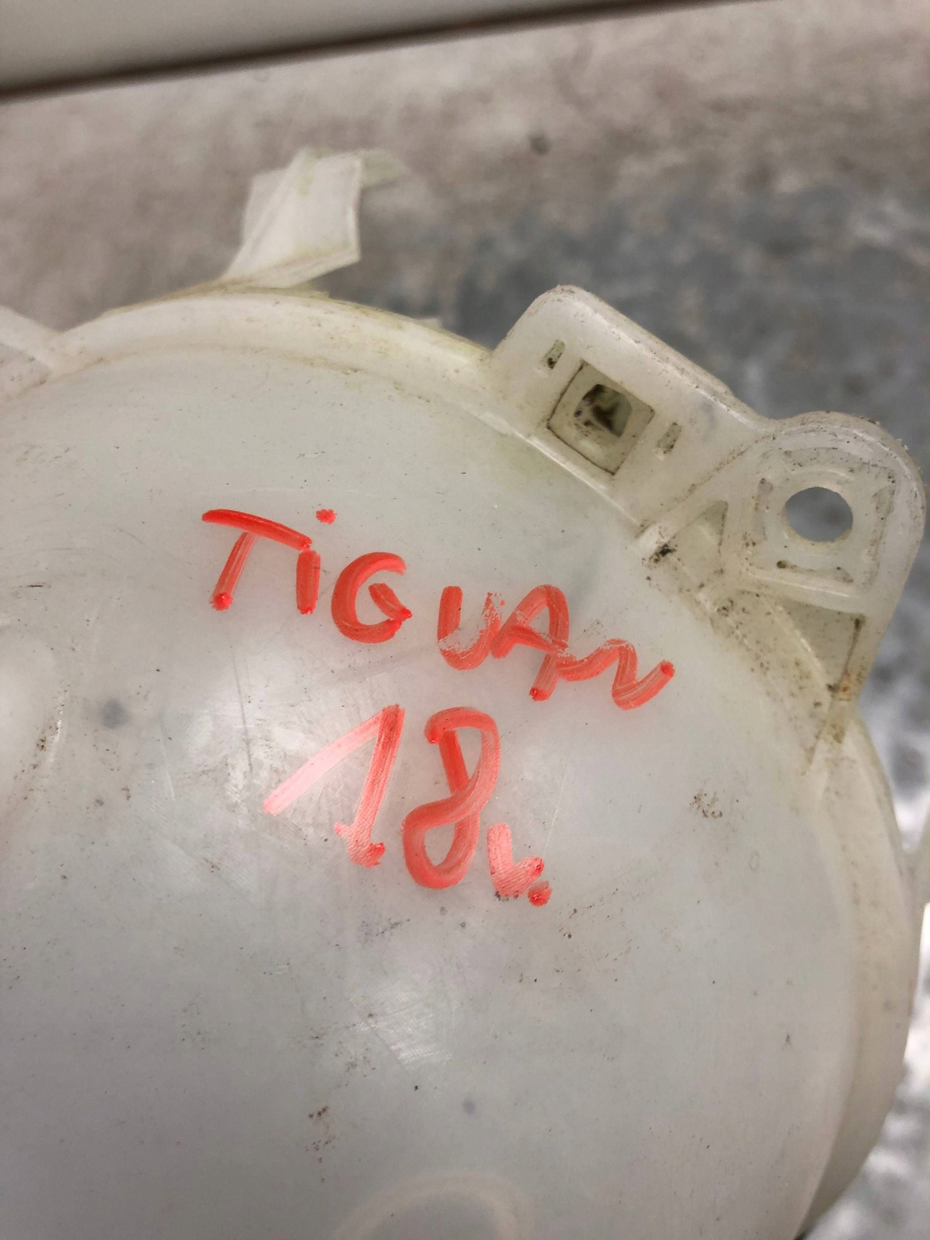 water tank VW TIGUAN 1K0121407A