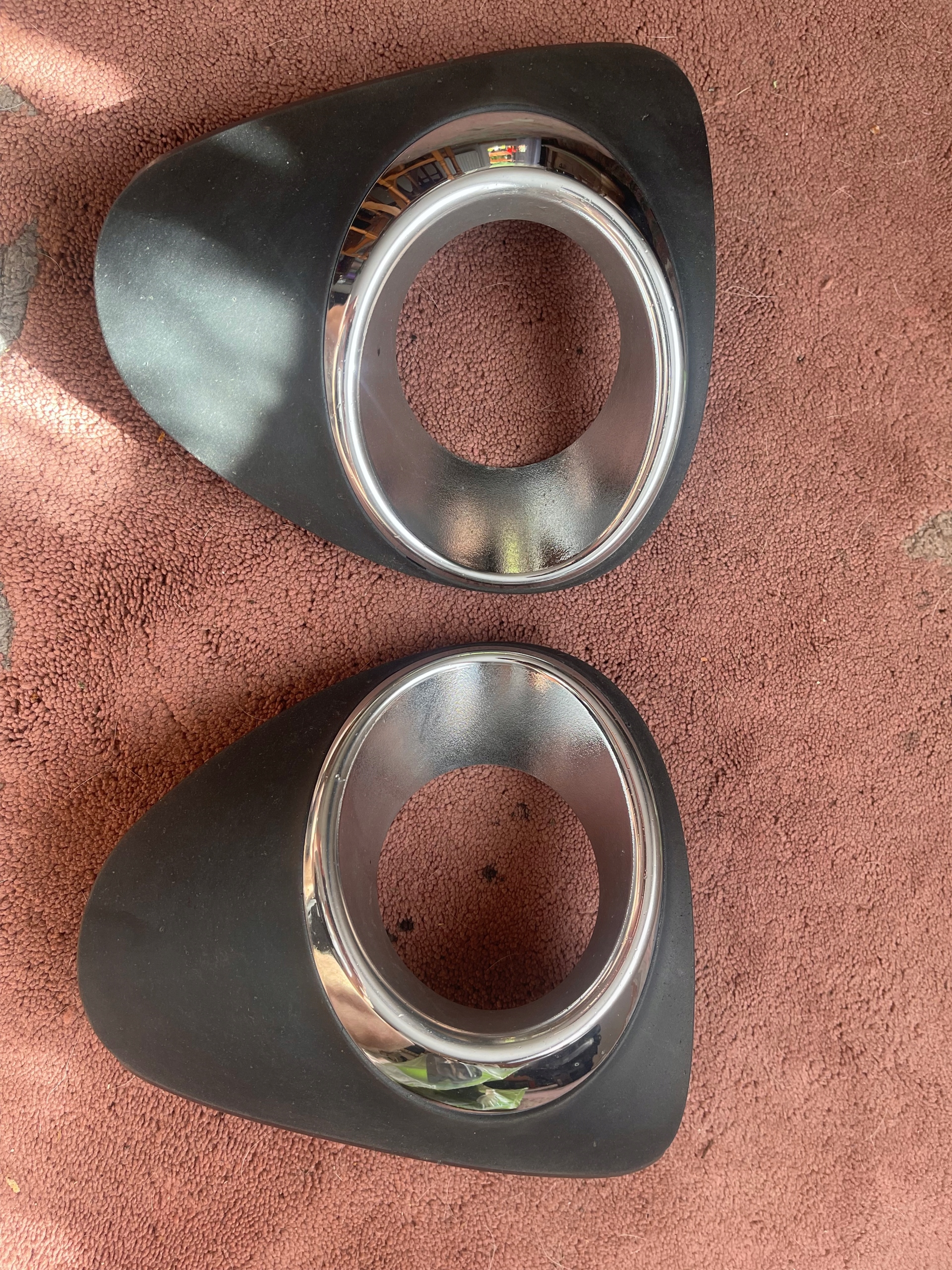 Toyota Avensis T27 галогенная решетка оригинал