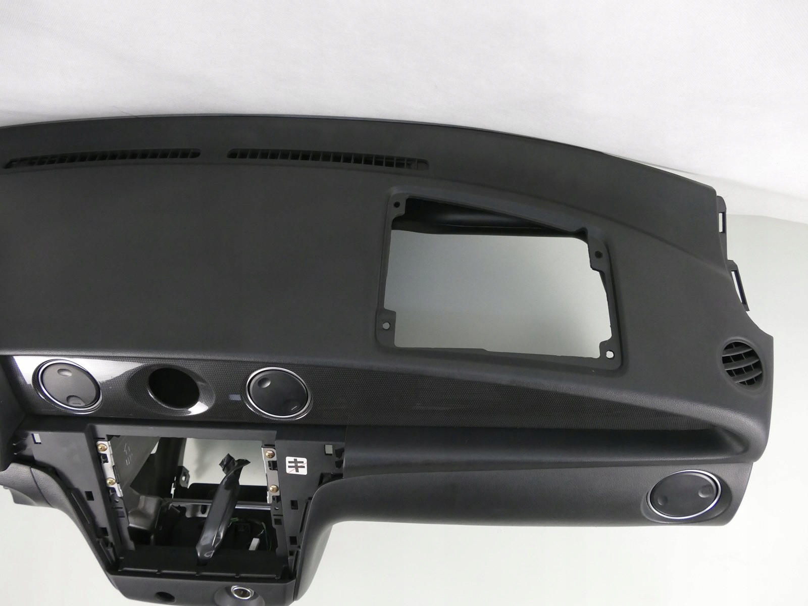 MITSUBISHI OUTLANDER and cockpit dashboard console EU