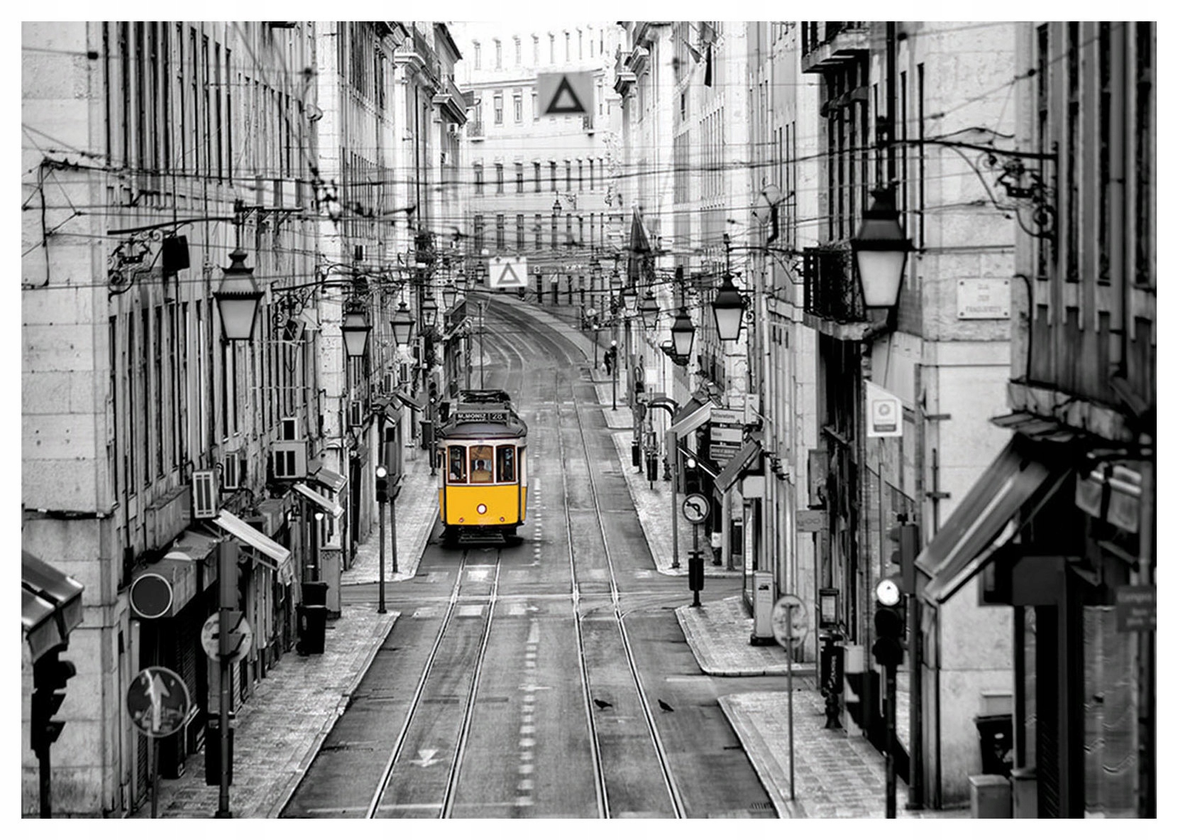Vliesová fototapeta Lisabon Žlutá tramvaj Retro Město 350x250 lepidlo