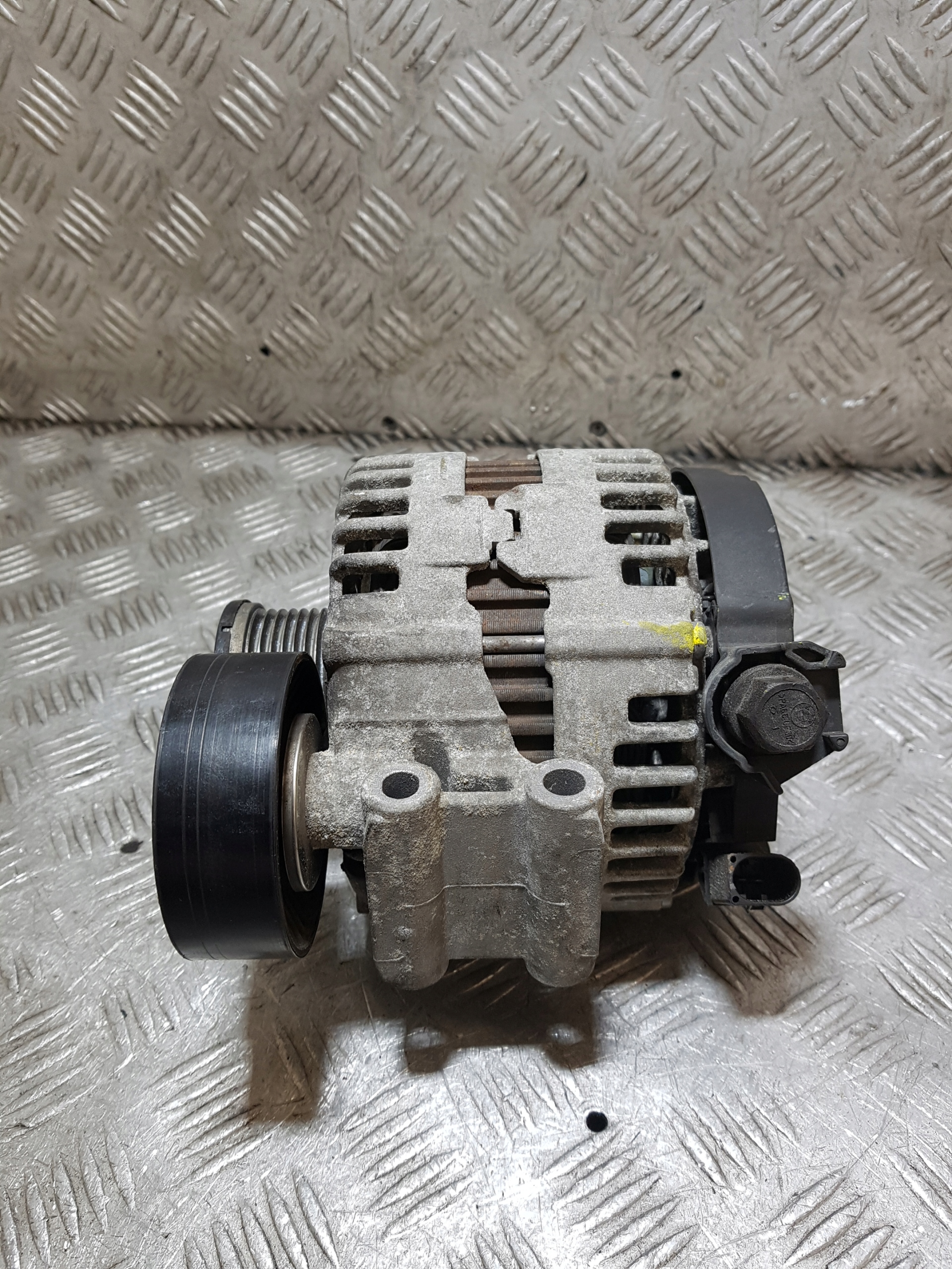 alternator BMW E90 2.0 B BOSCH 0121715017