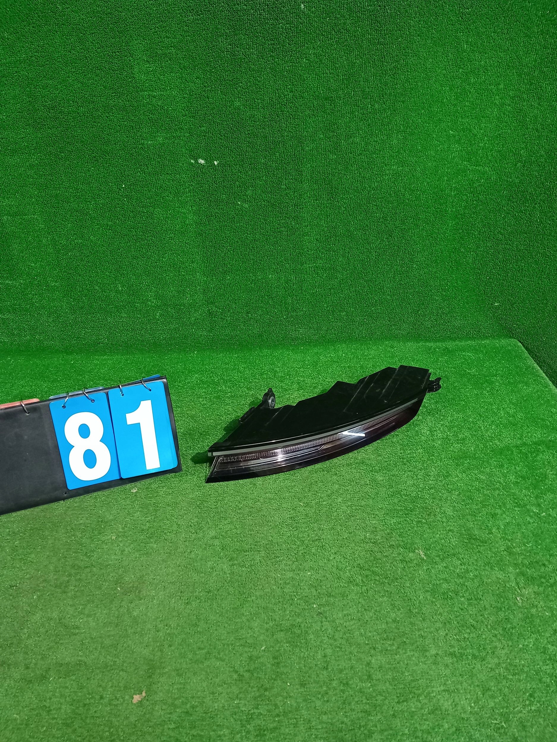 light rear part rear right PORSCHE TAYCAN 9JA945096A NR.81