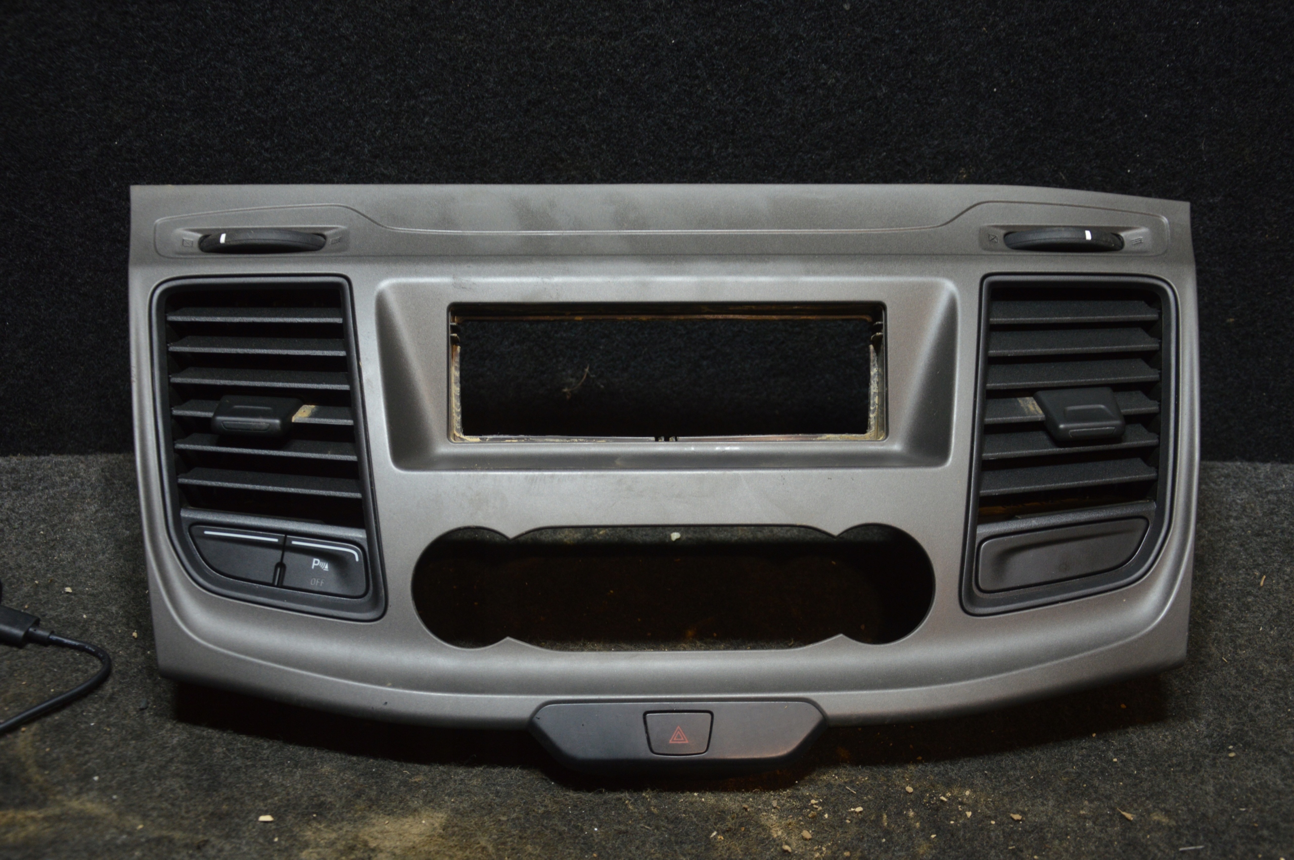 Ford Transit Custom MK8 FL рамка радио JK2118835