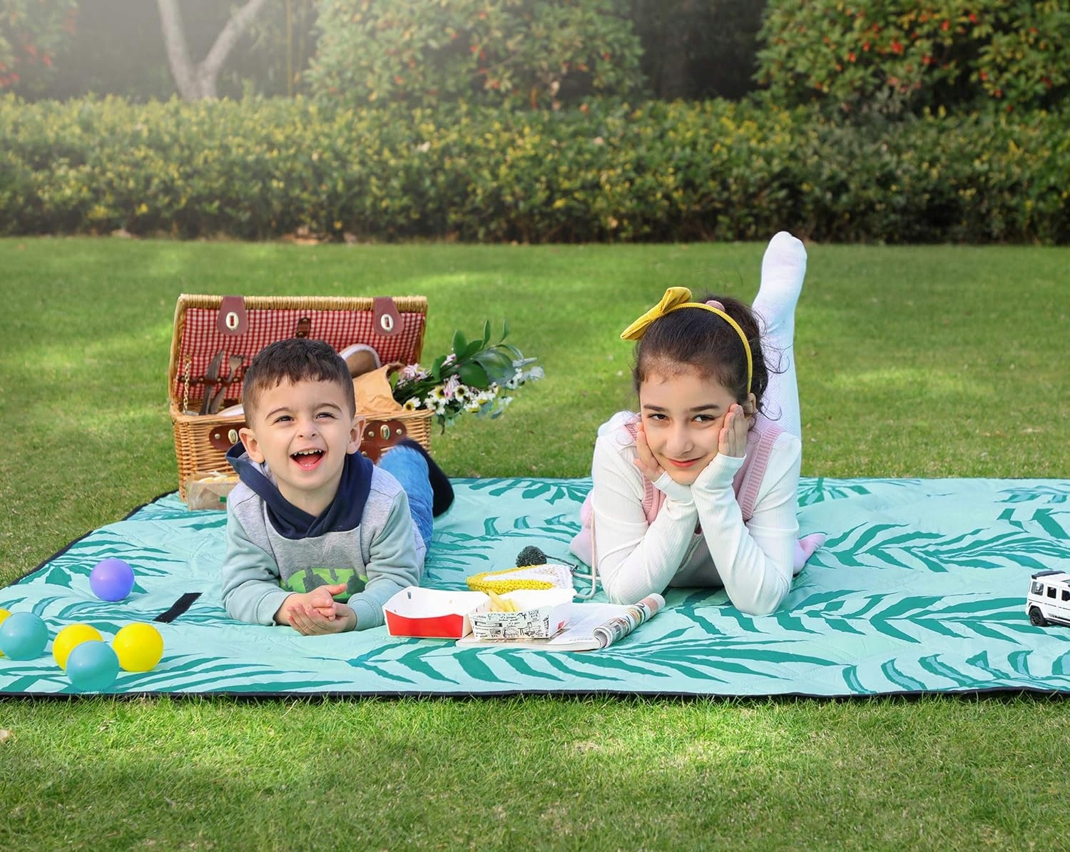 DUŻY KOC PIKNIKOWY TERMICZNY WODOODPORNY MATA PLAŻOWA GRILL PARK 200x300cm Kolor dominujący wielokolorowy