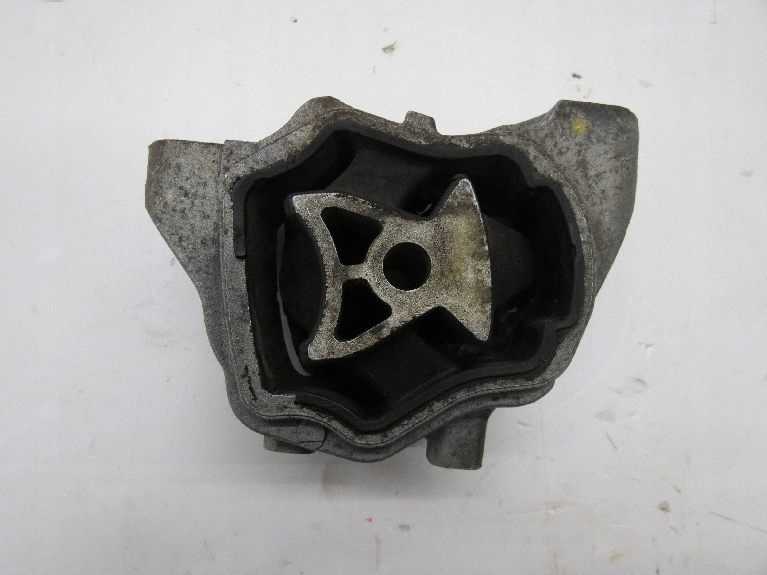 console engine mount VOLVO S60 II V60 and 2.4 D5 215KM TR8070M18