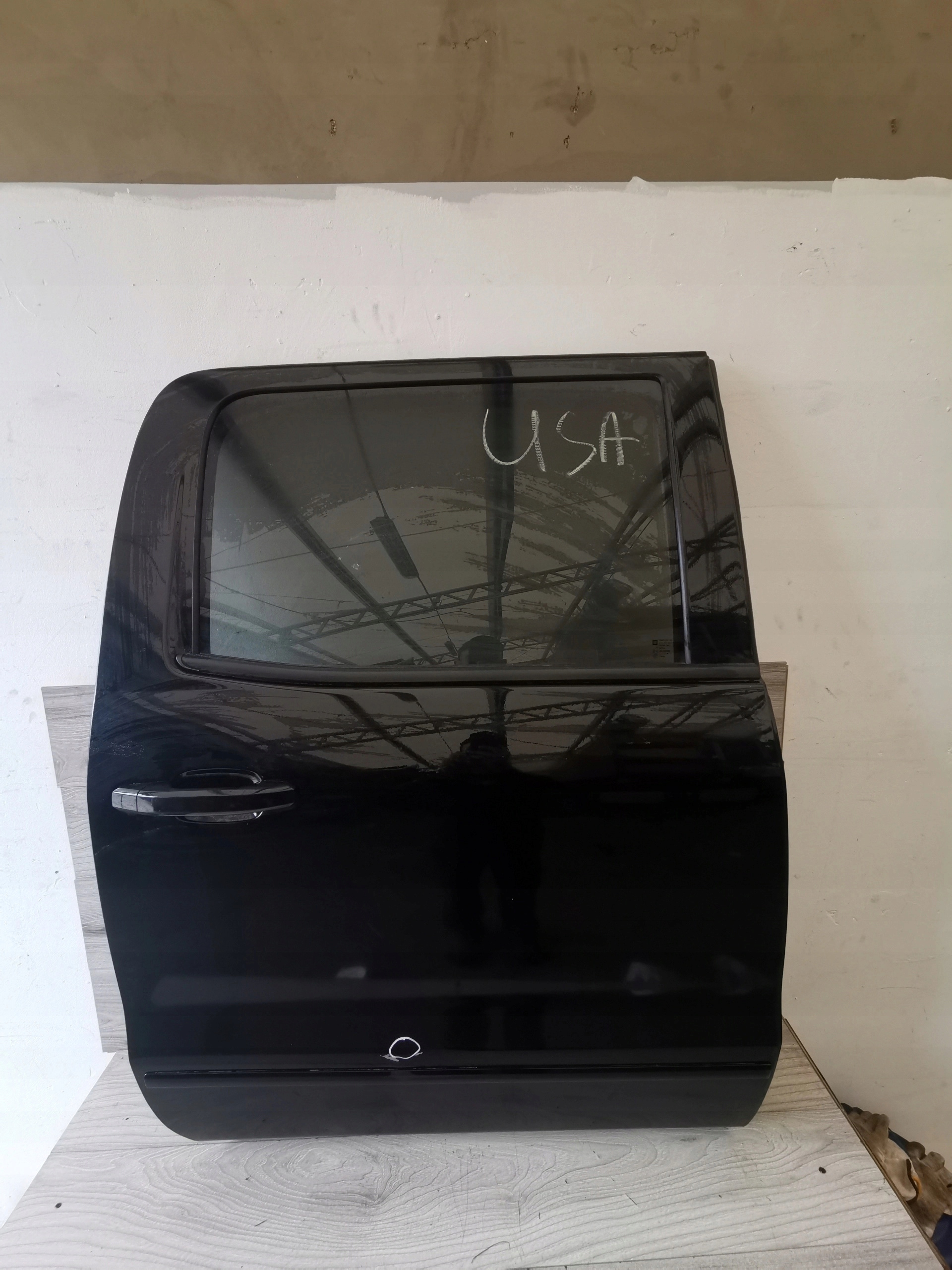 CHEVROLET SILVERADO 16- DRZWI PRAWE TYL TYLNE