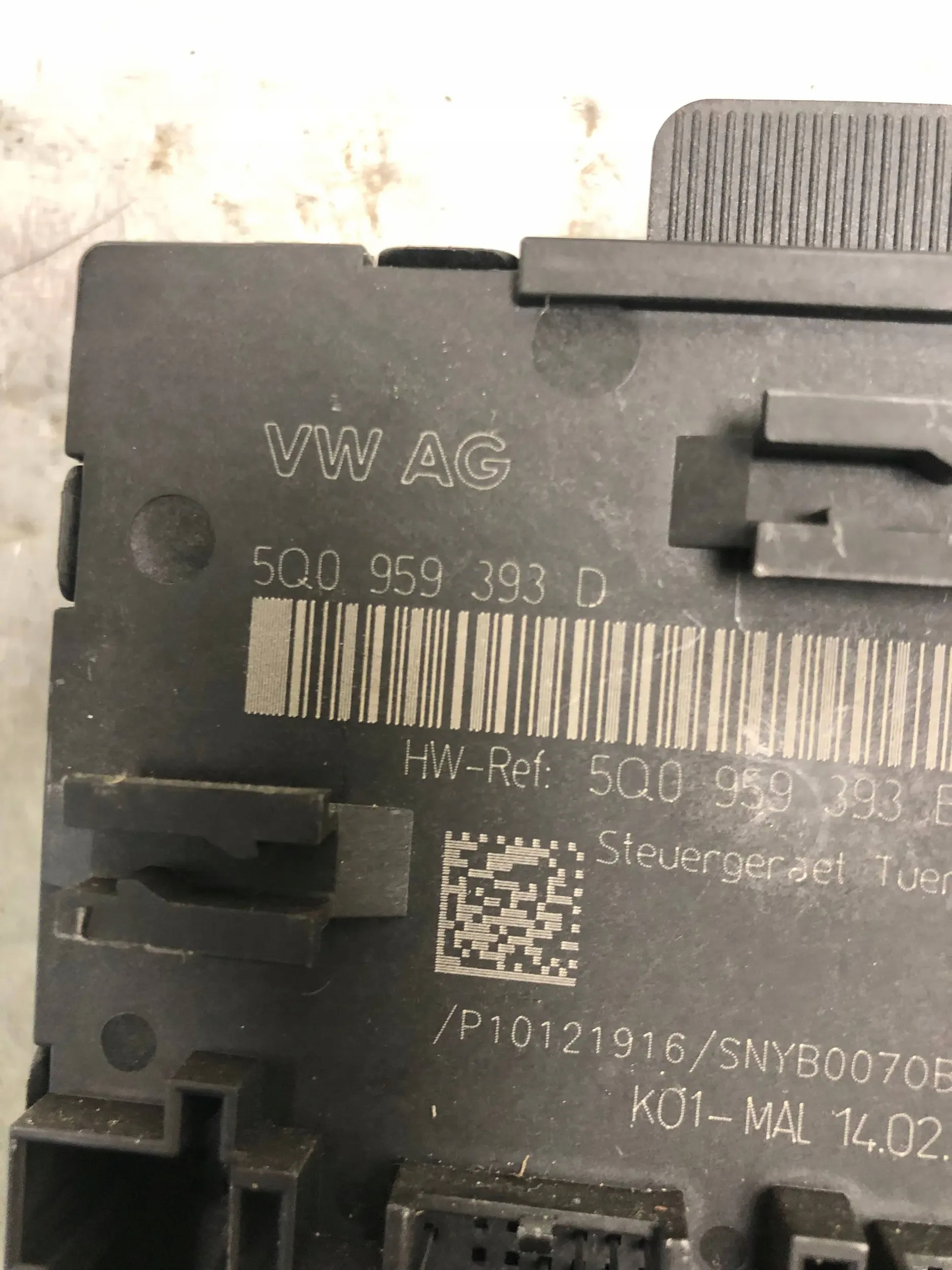 module door left front VW PASSAT B8 5Q0959393D
