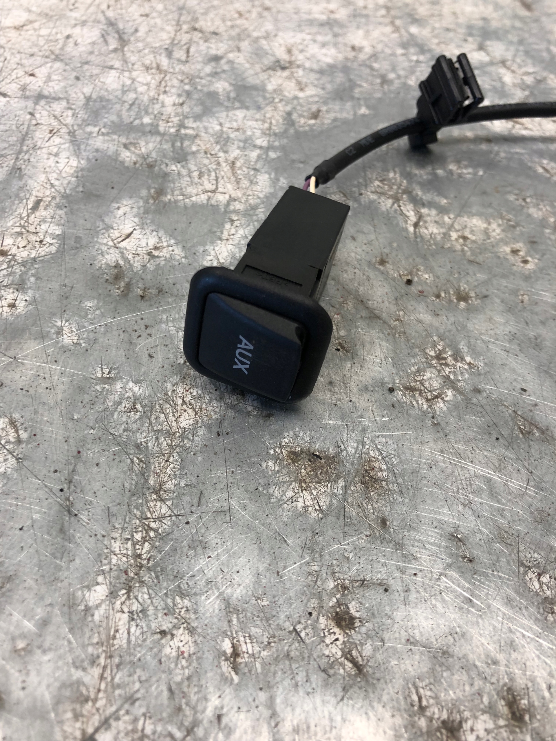 adapter ZLACZE AUX AUDI Q5