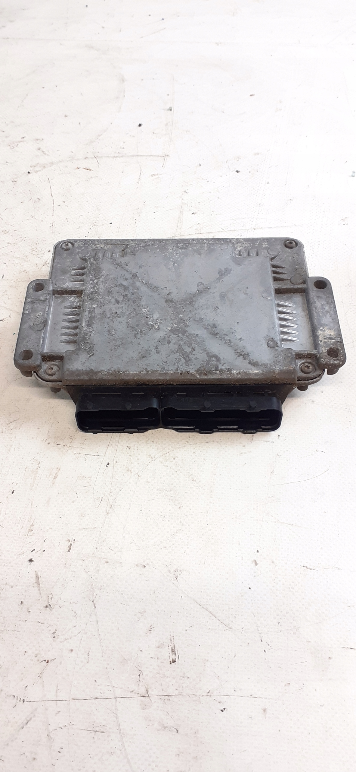 Renault Megane Scenic 1.9 DCI computer 0281010442