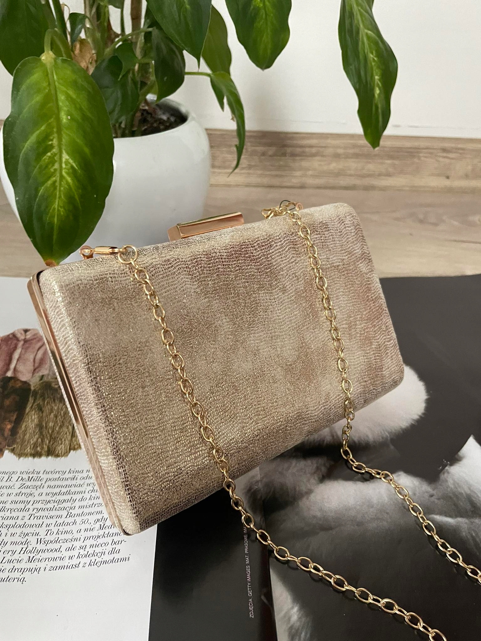 EFEKTOWNA ZŁOTA torebka kopertówka PUZDERKO Kolor złoty