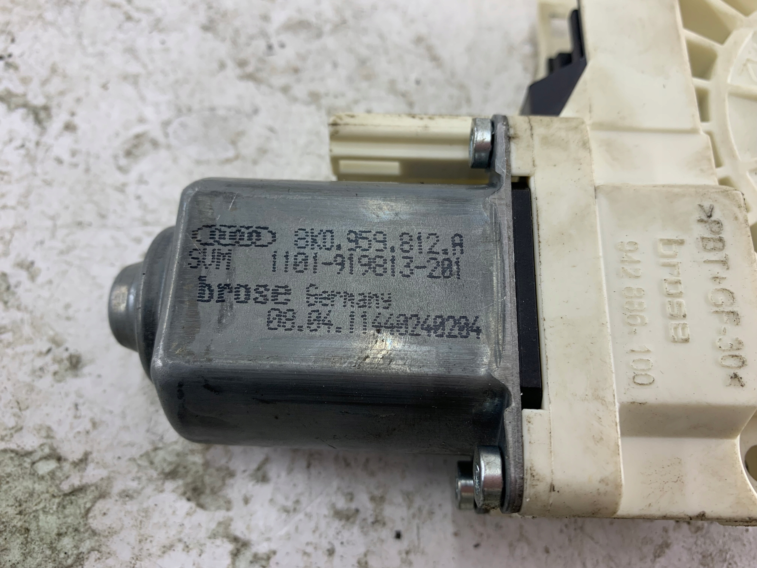 AUDI A4 B8 mini motor windows right rear part 8K0959812A