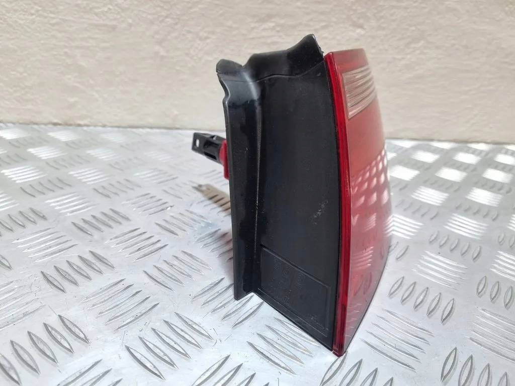 light rear right side Audi A5 8T 2008 8T0945096