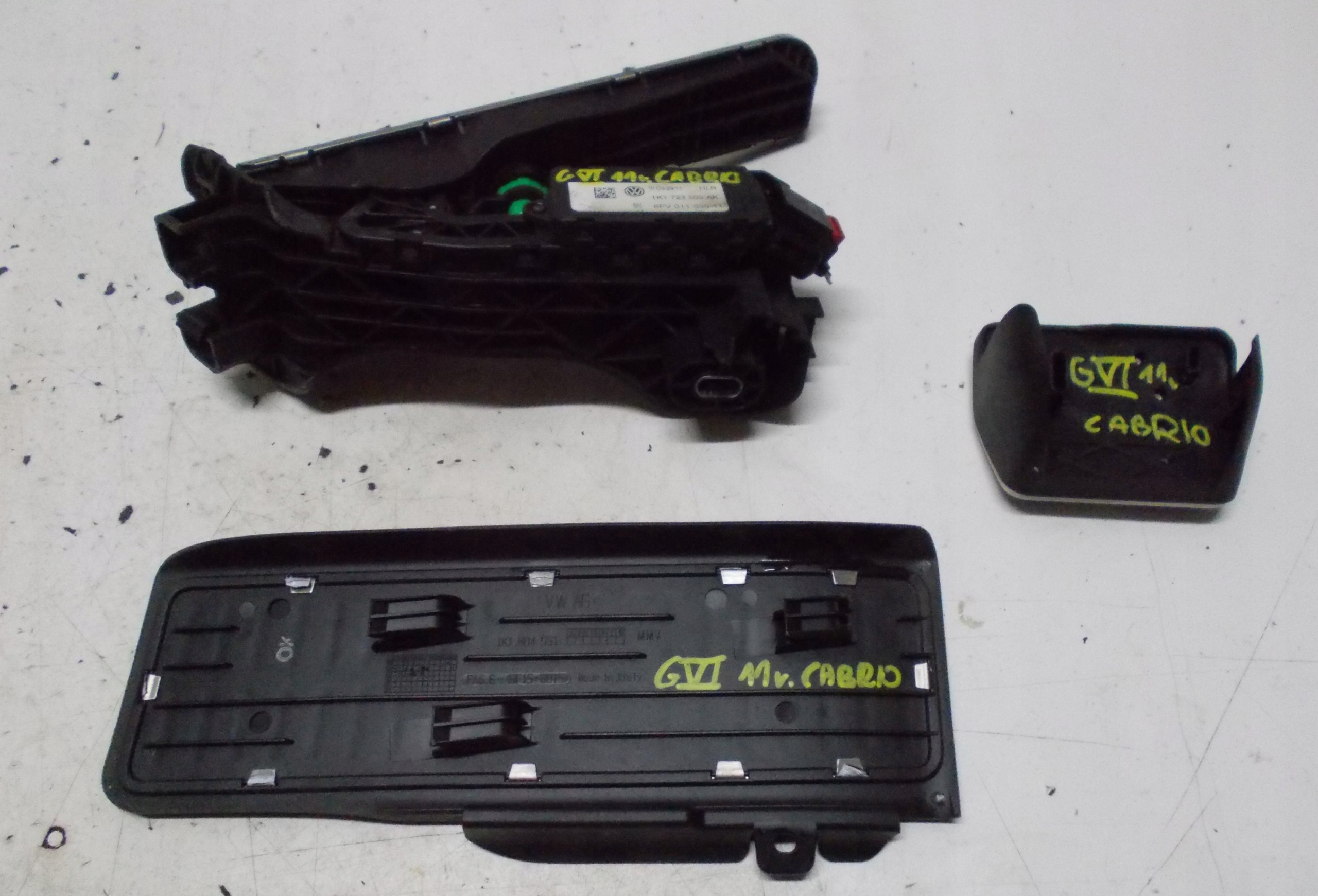 VW GOLF VI CABRIO 1.4 TSI 11R caps for pedals