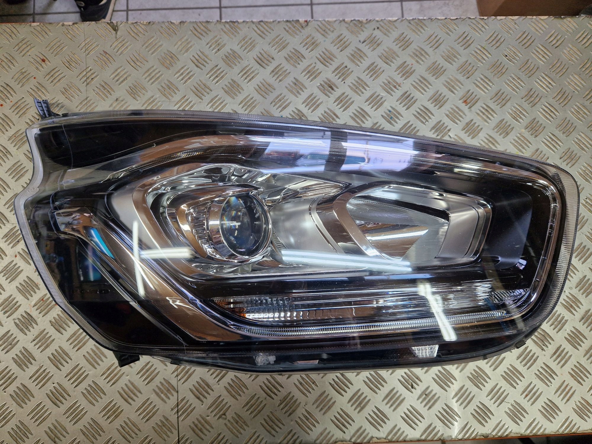 light right front lens Z LED FORD CUSTOM LIFT 2017R->