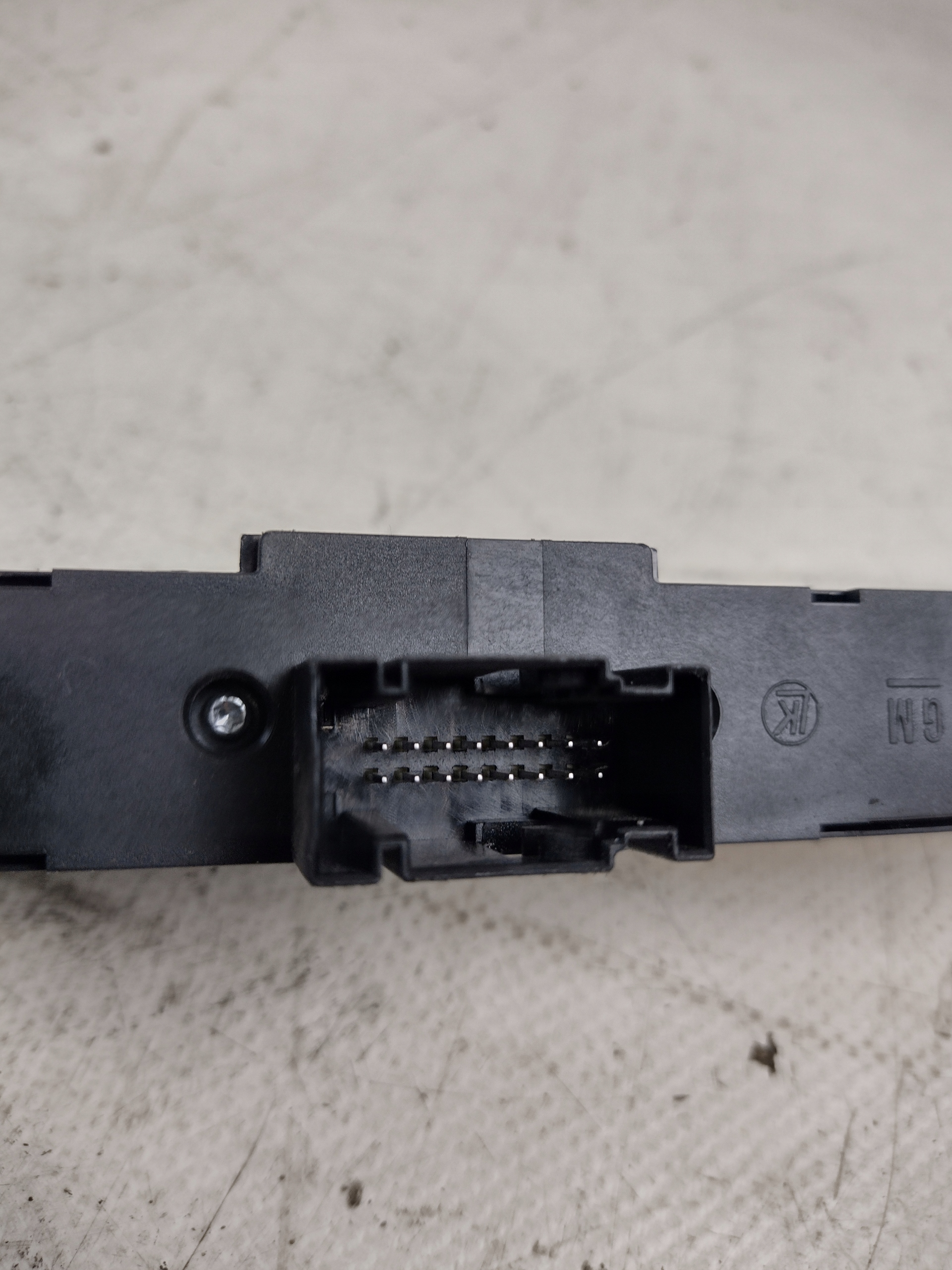 lichtschalter des warnblickschalters Opel Zafira B 13100105