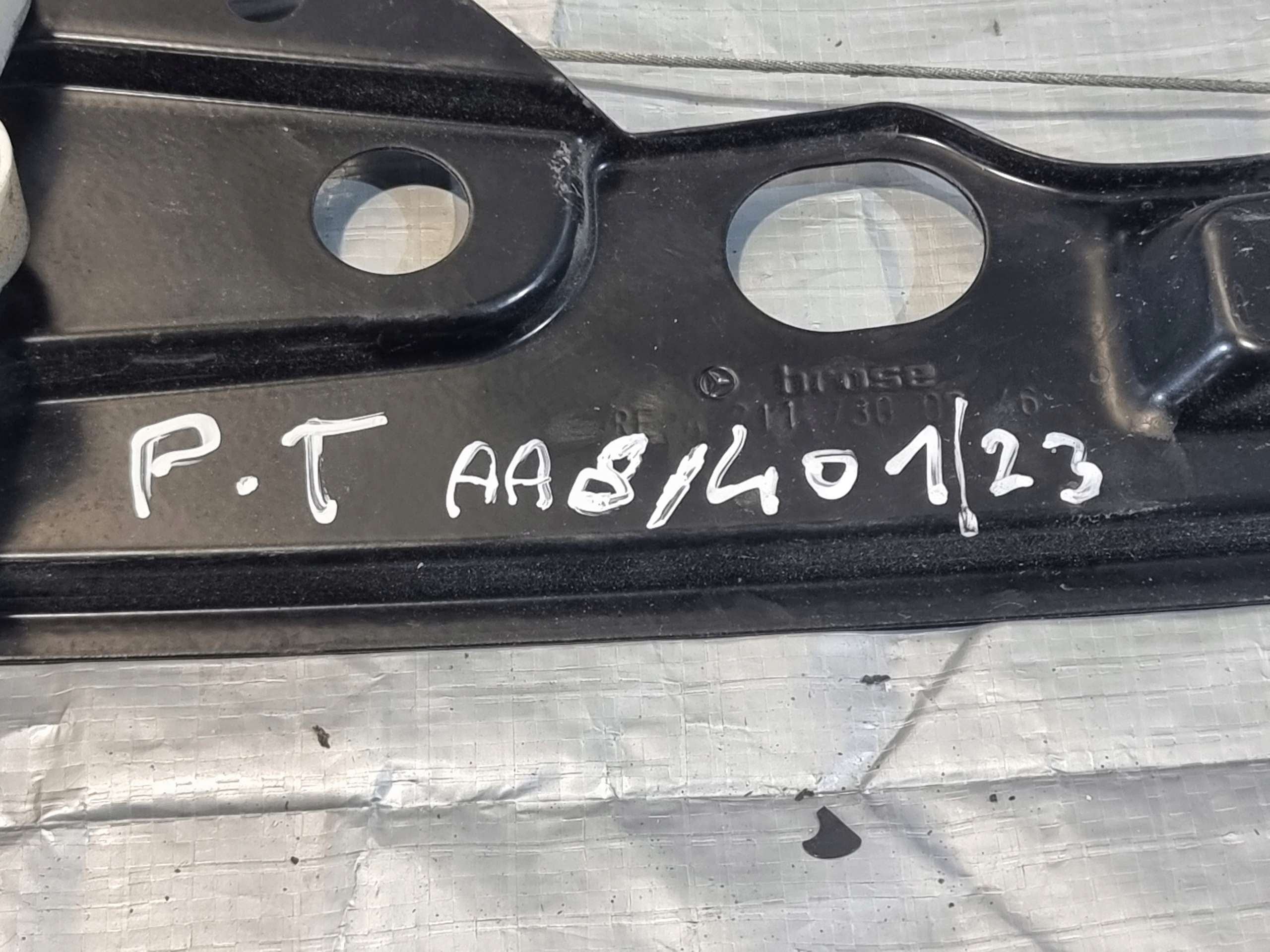 window regulator right rear part OE A2117300246 MERCEDES E KLASA W211