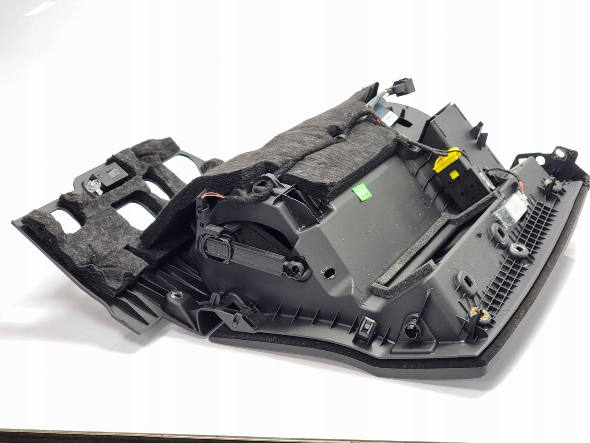 passenger compartment 8W1864044 8W1857035C AUDI A4 B9 QUATTRO