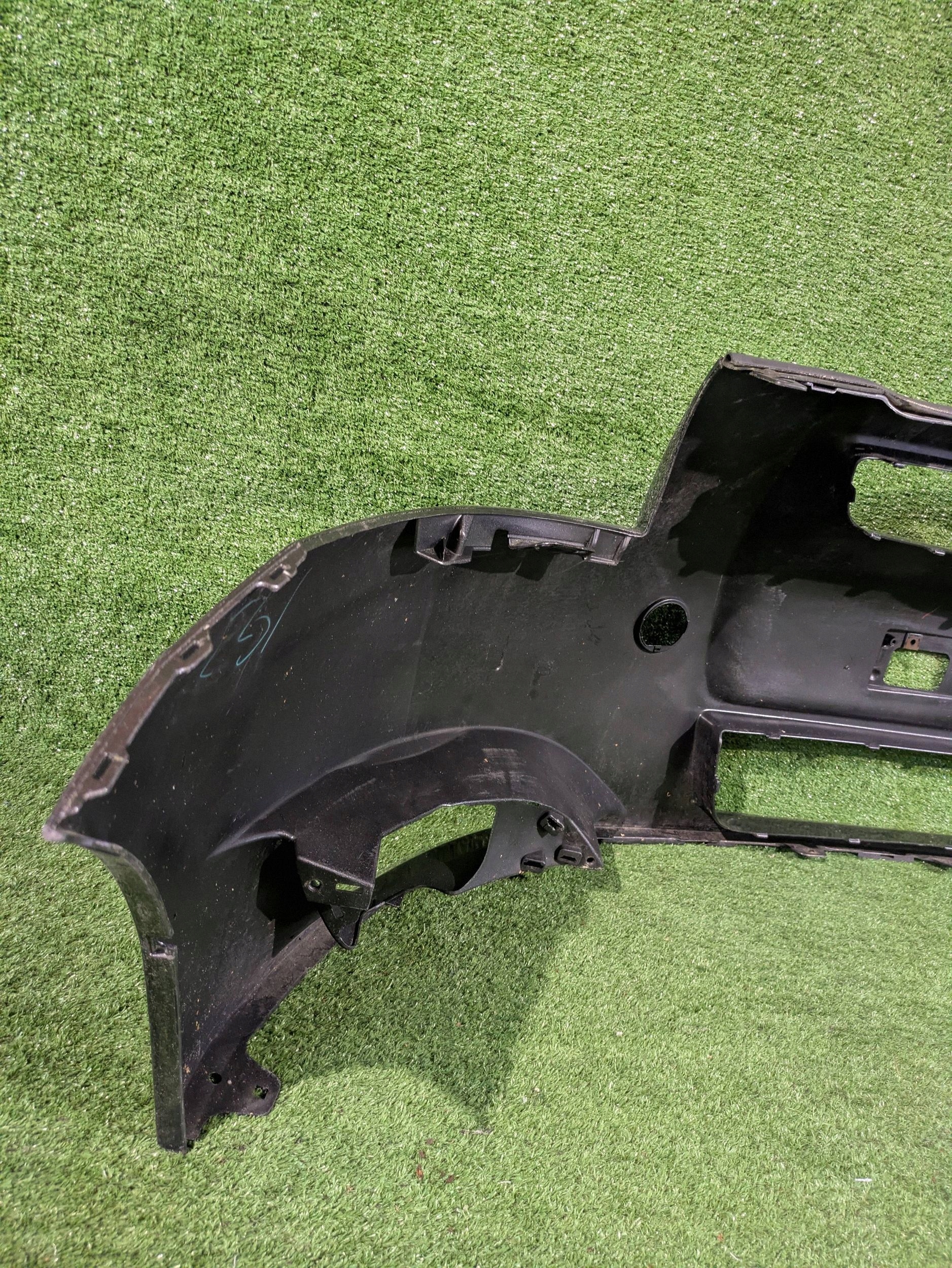 front bumper front TOYOTA AURIS and 06- NR.Z9097