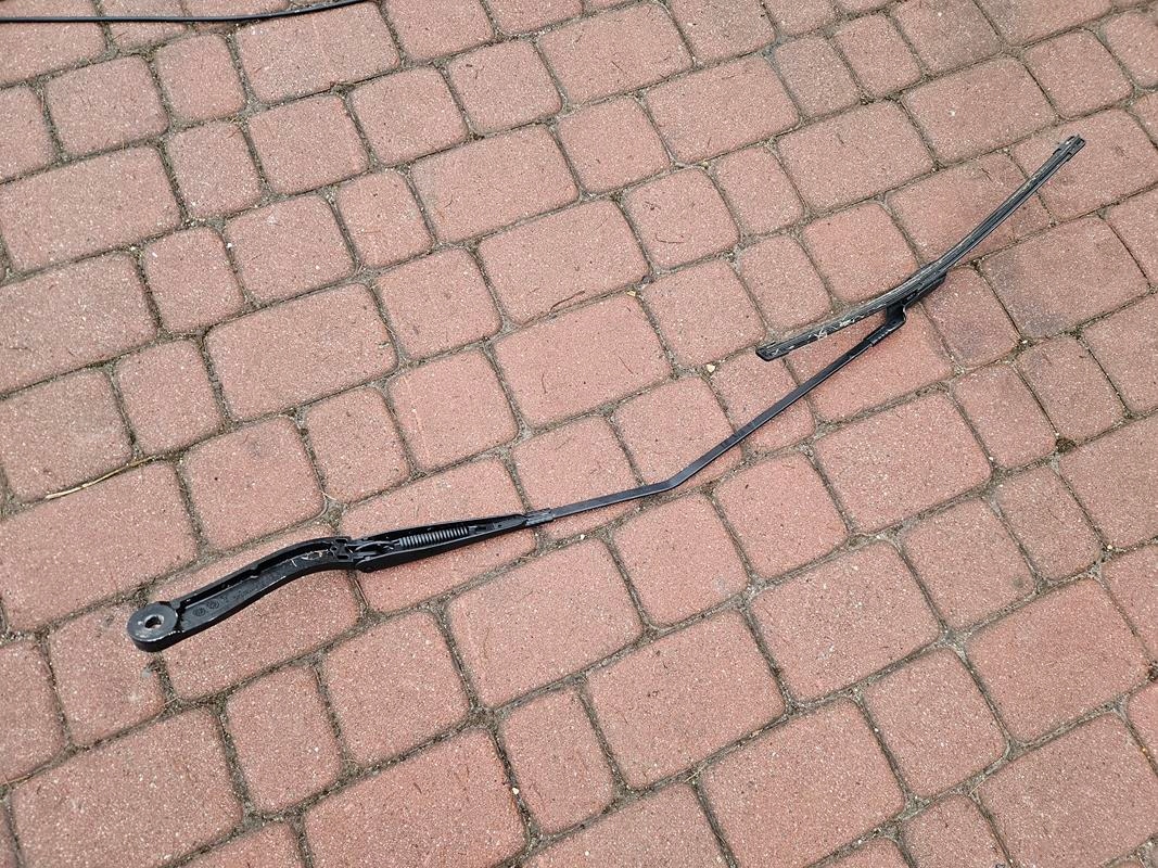 wiper arm right EU Vivaro B Trafic III Talento 288864419R