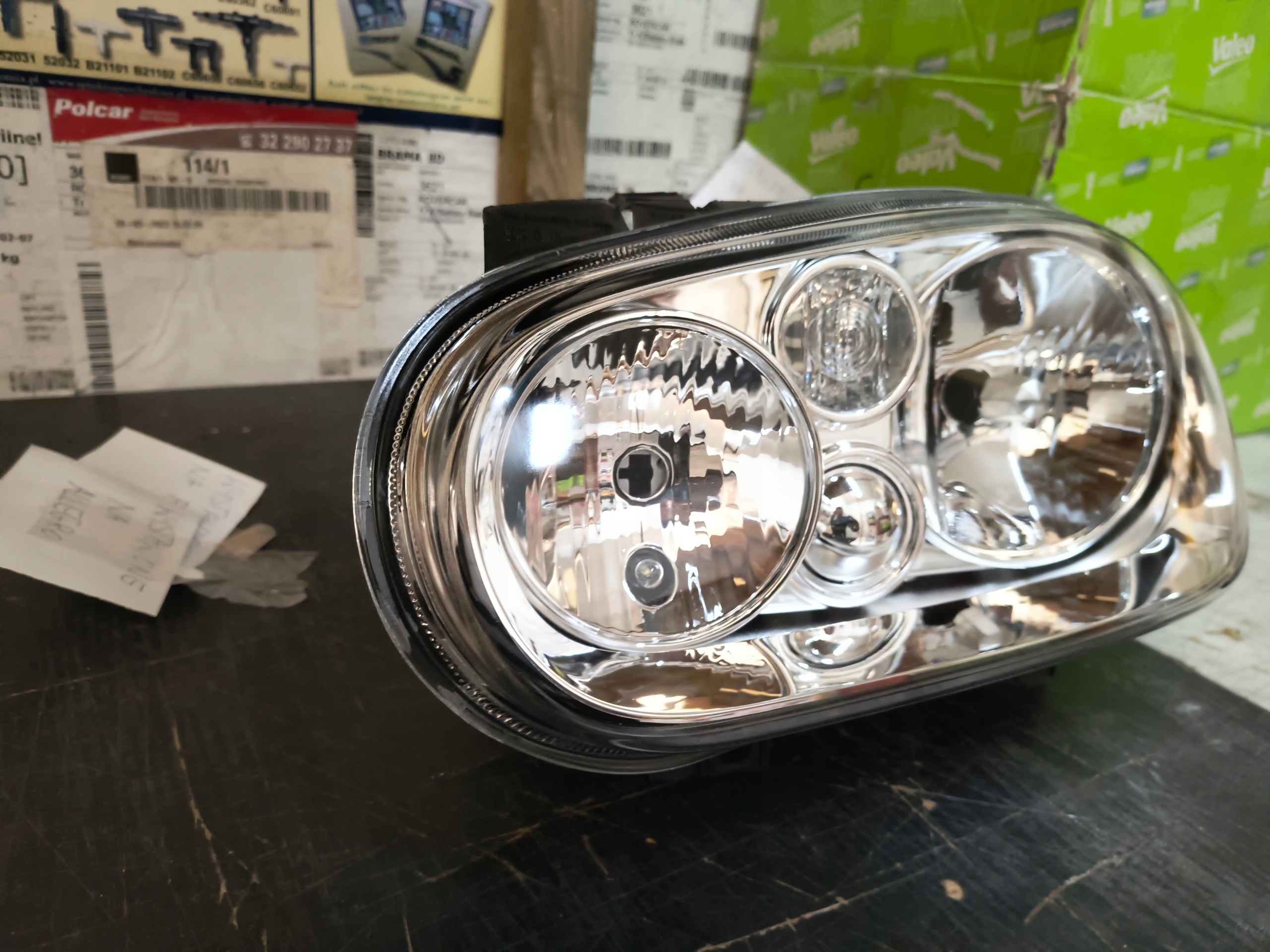 light front VW Volkswagen Golf IV 97-06r. Valeo