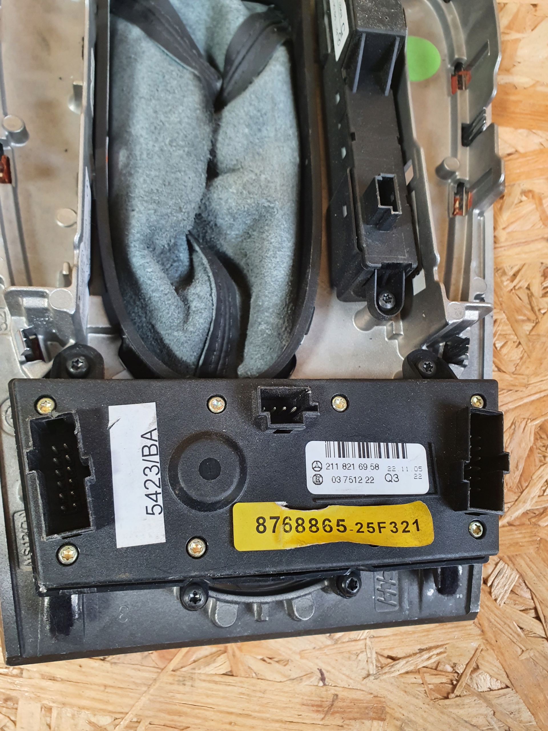 MERCEDES e класс W211 декор рамка кронштейн