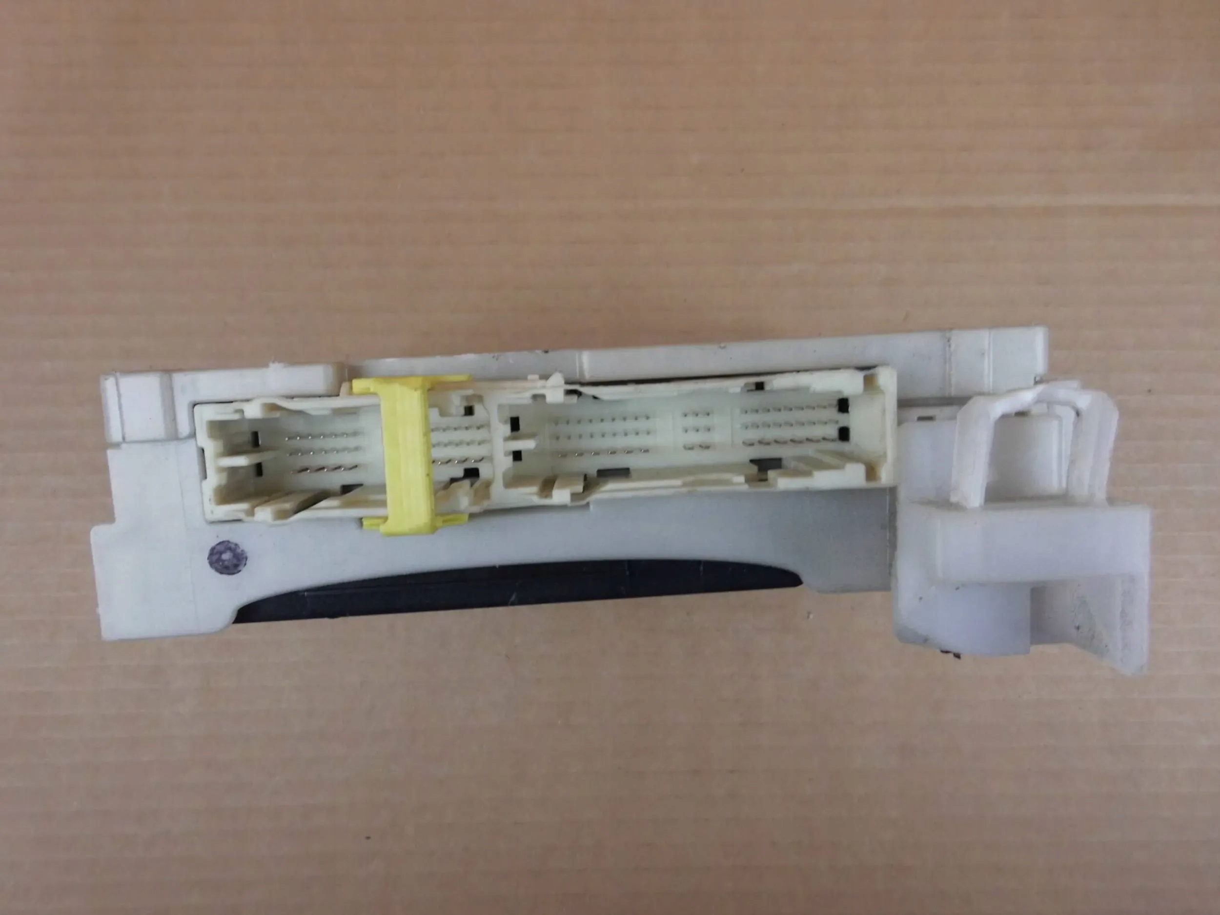 Toyota Prius+ plus module computer control unit komfortu BSI 89221-47540