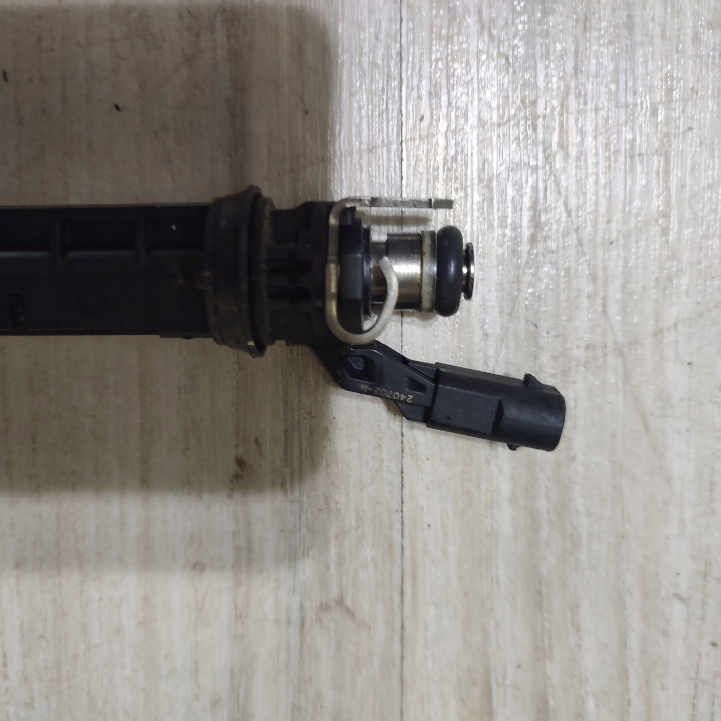 injector Dacia Jogger 166005550R