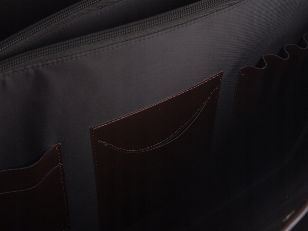 AKTÓWKA TECZKA NA DOKUMENTY SOLOME WEXFORD BRĄZOWY NESESER Kolor brązowy