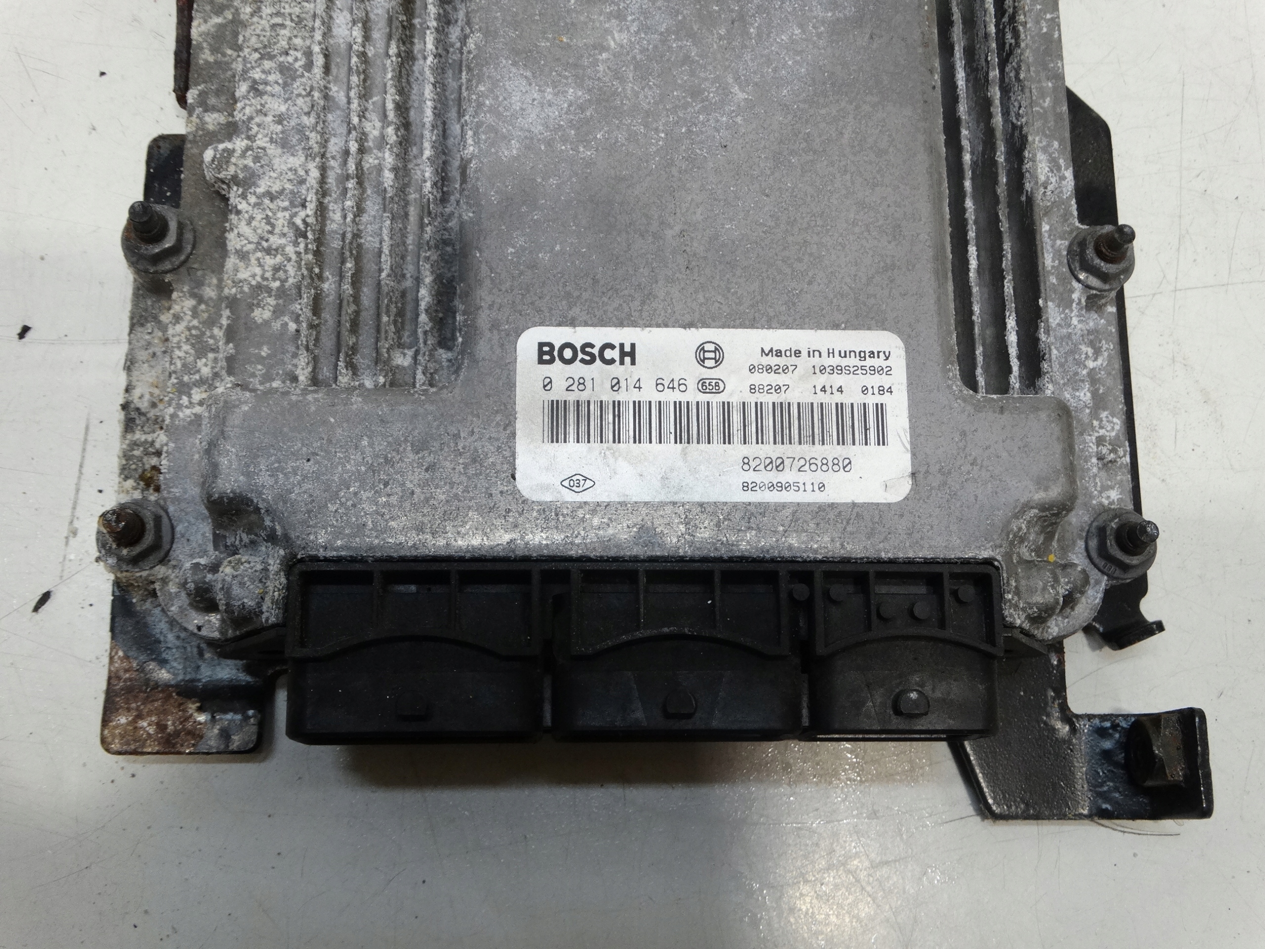 computer control unit of the engine LAGUNA III 8200726880