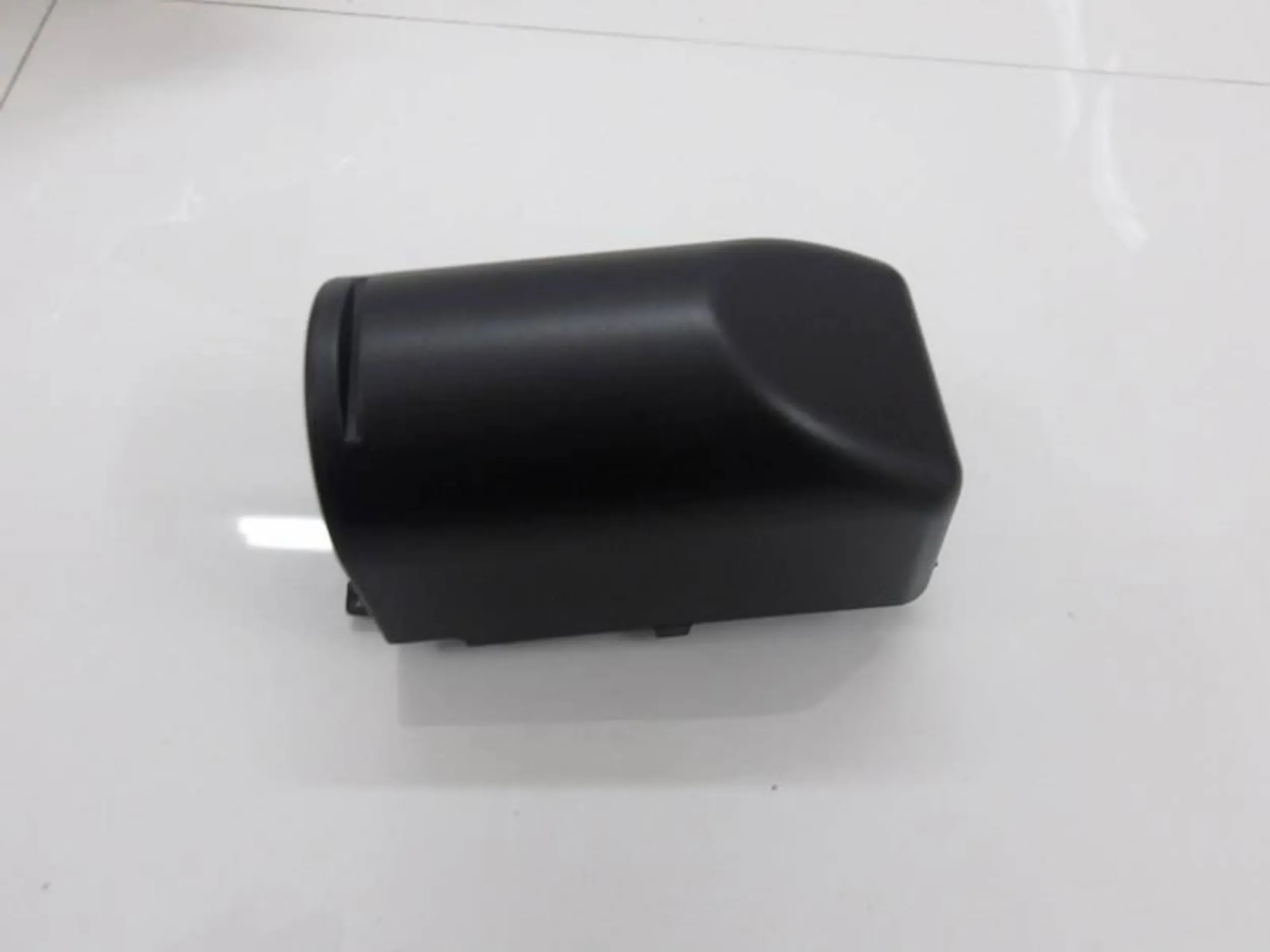 BMW E60 E61 бардачок полка корпус защита черный 6957092