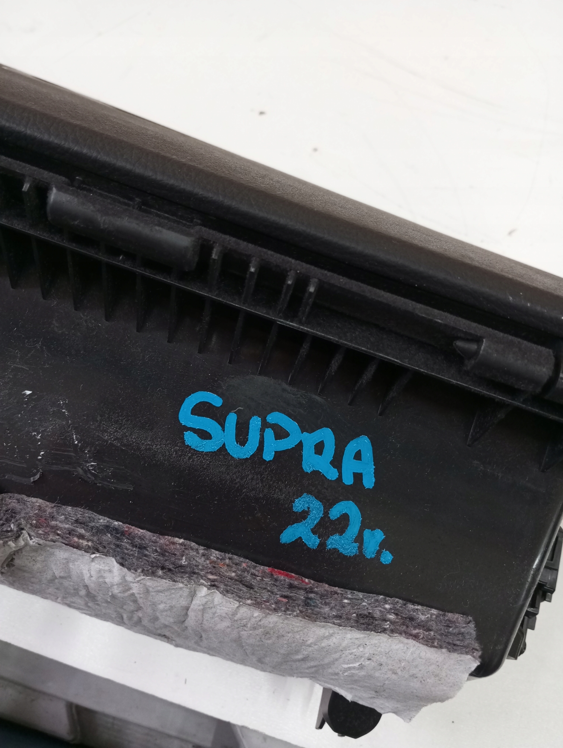 passenger compartment consoles TOYOTA SUPRA 22R 7193561