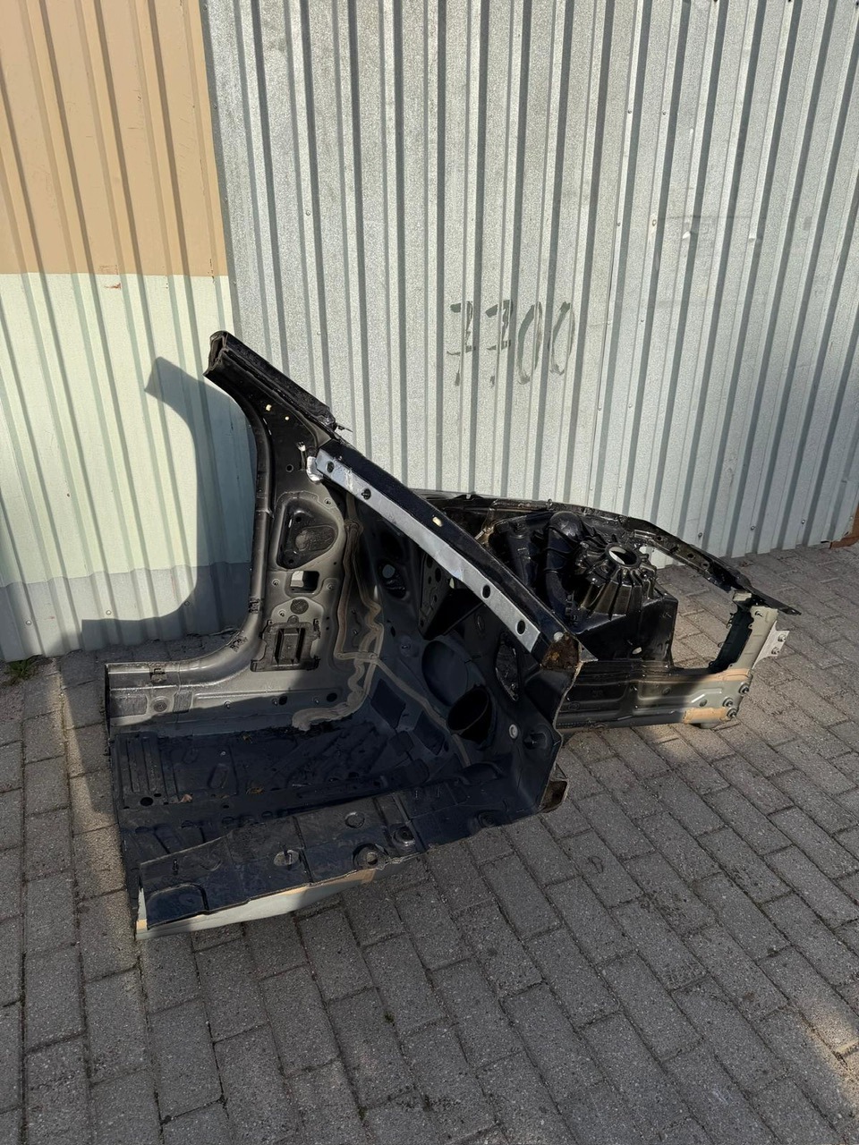 perfect condition quarter front front left quarter MERCEDES W214 1