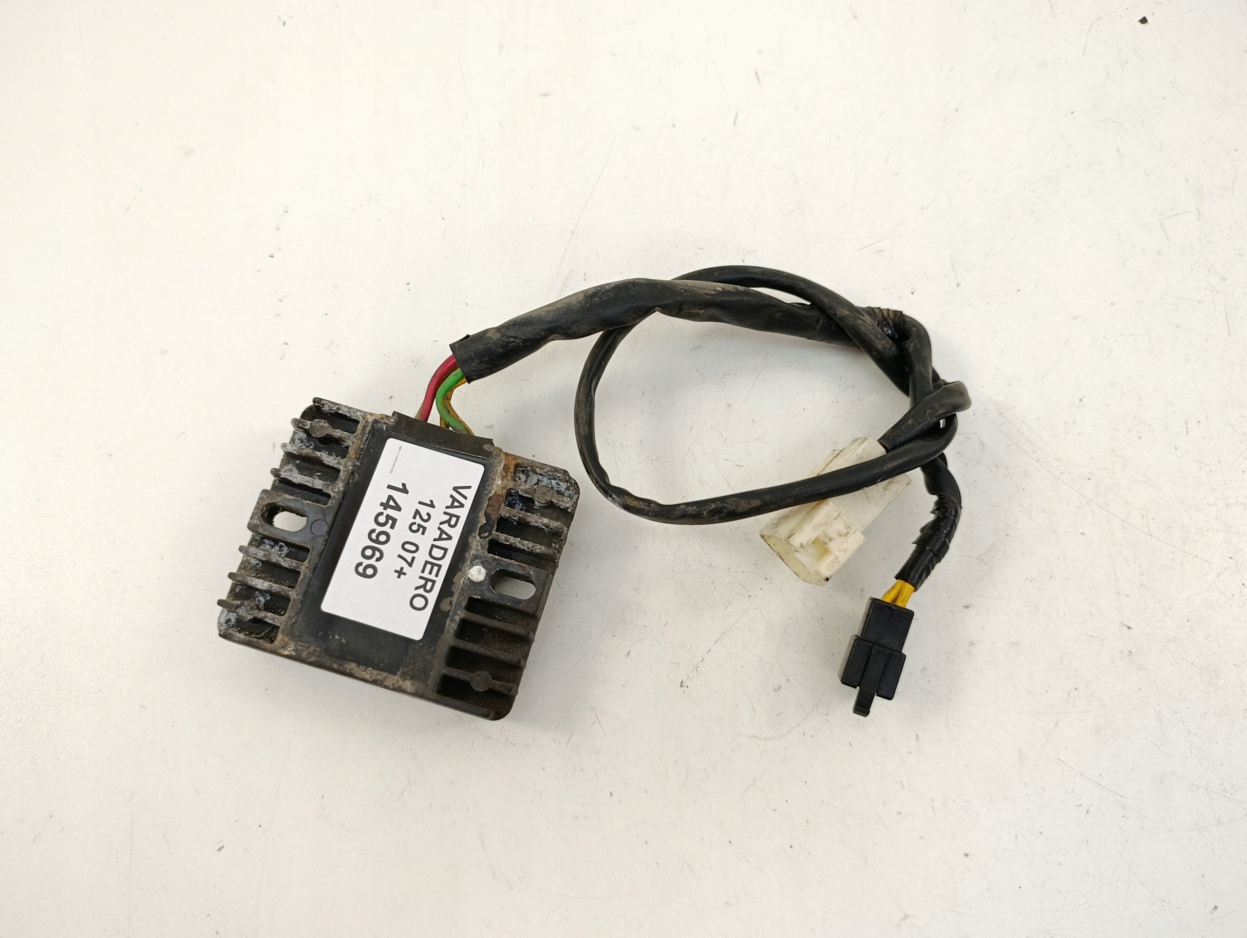 HONDA VARADERO 125 07 РЕГУЛЯТОР НАПРЯЖЕНИЯ