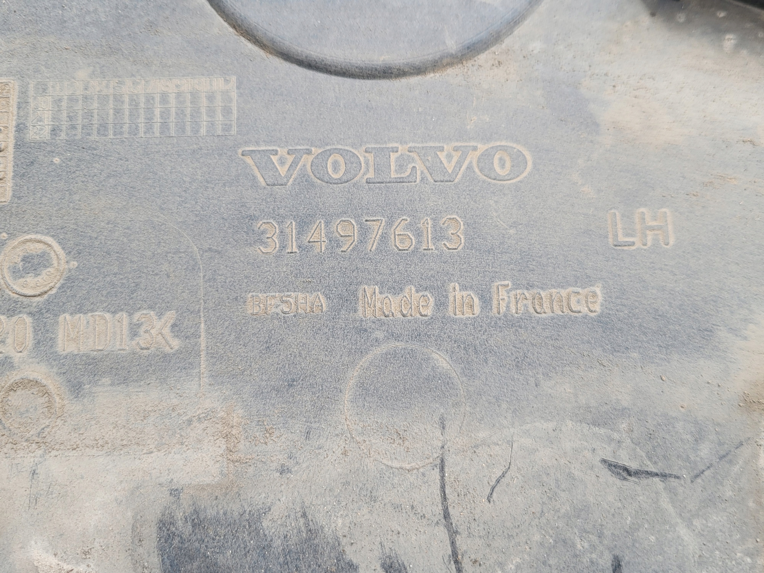 cover lower chassis cover left VOLVO XC60 II 2.0D original