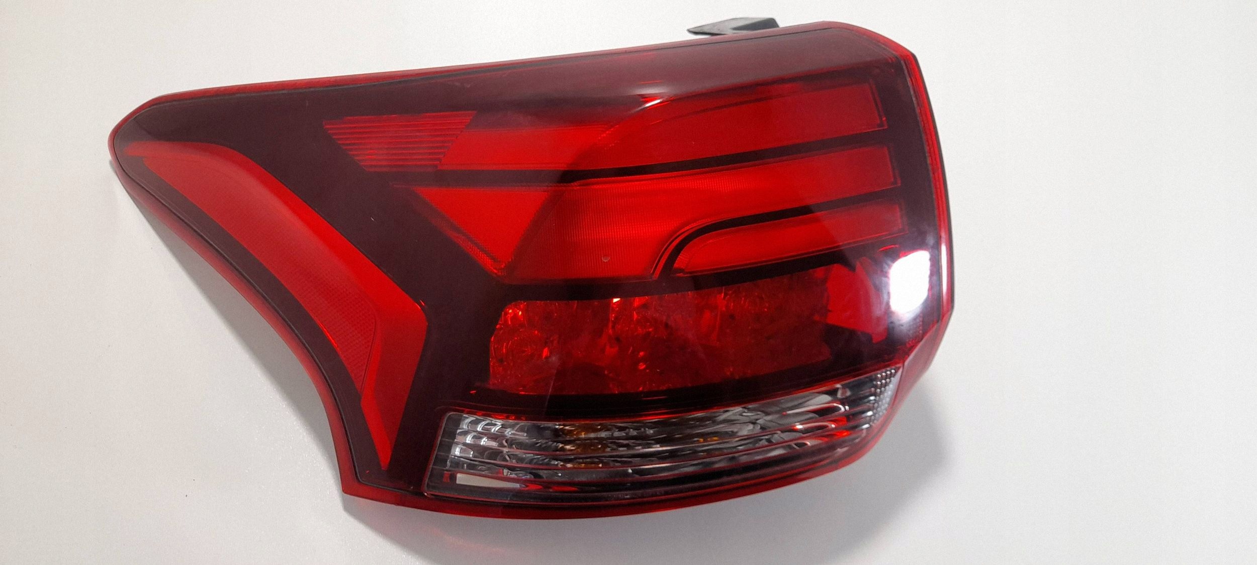 Mitsubishi Outlander III Lift light rear left W2869 (R449)