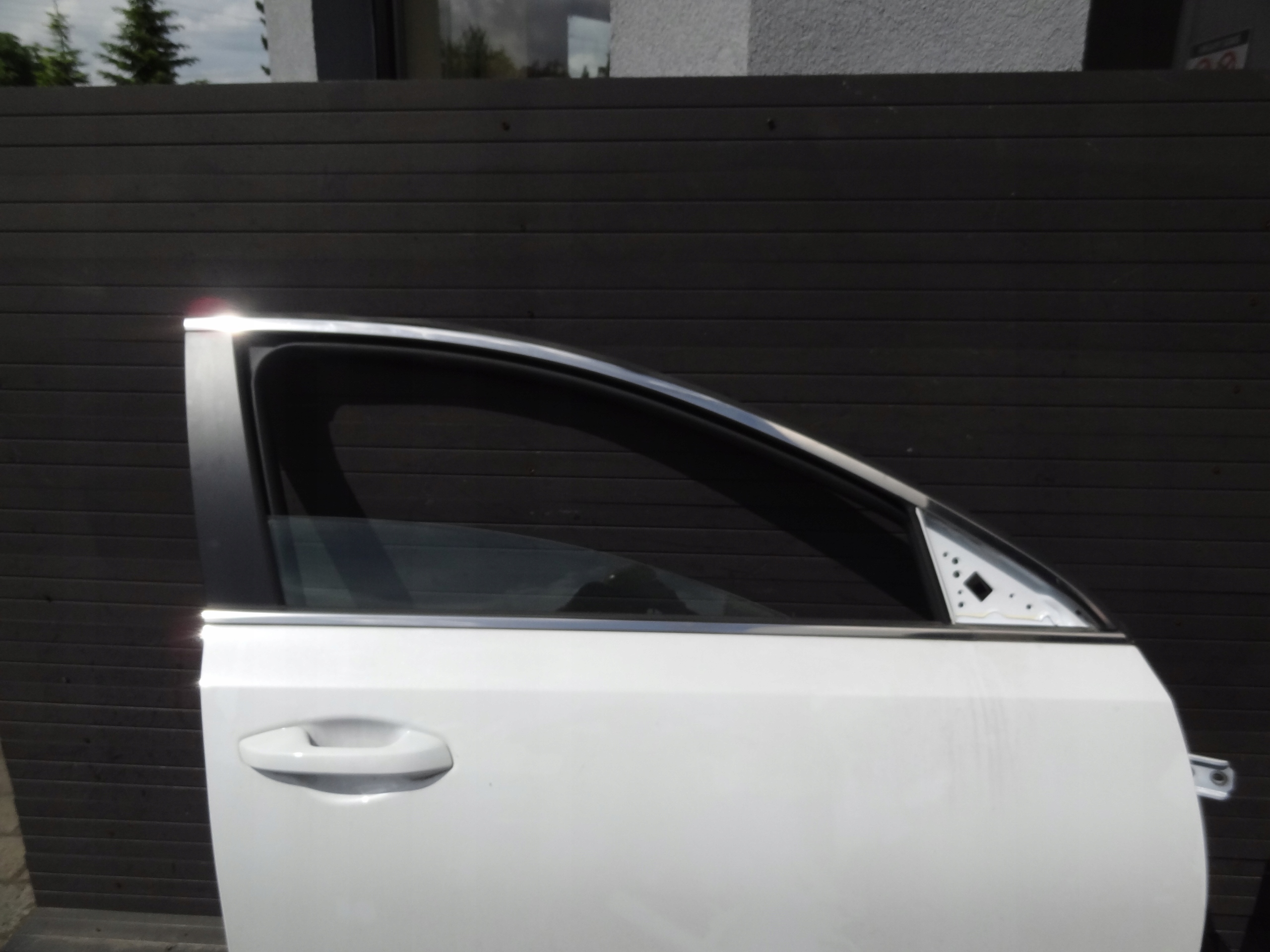 KIA CEED III 2023 HATCHBACK DRZWI PRZEDNIE PRAWE KOMPLETNE ORYGINAL Producent części Kia OE