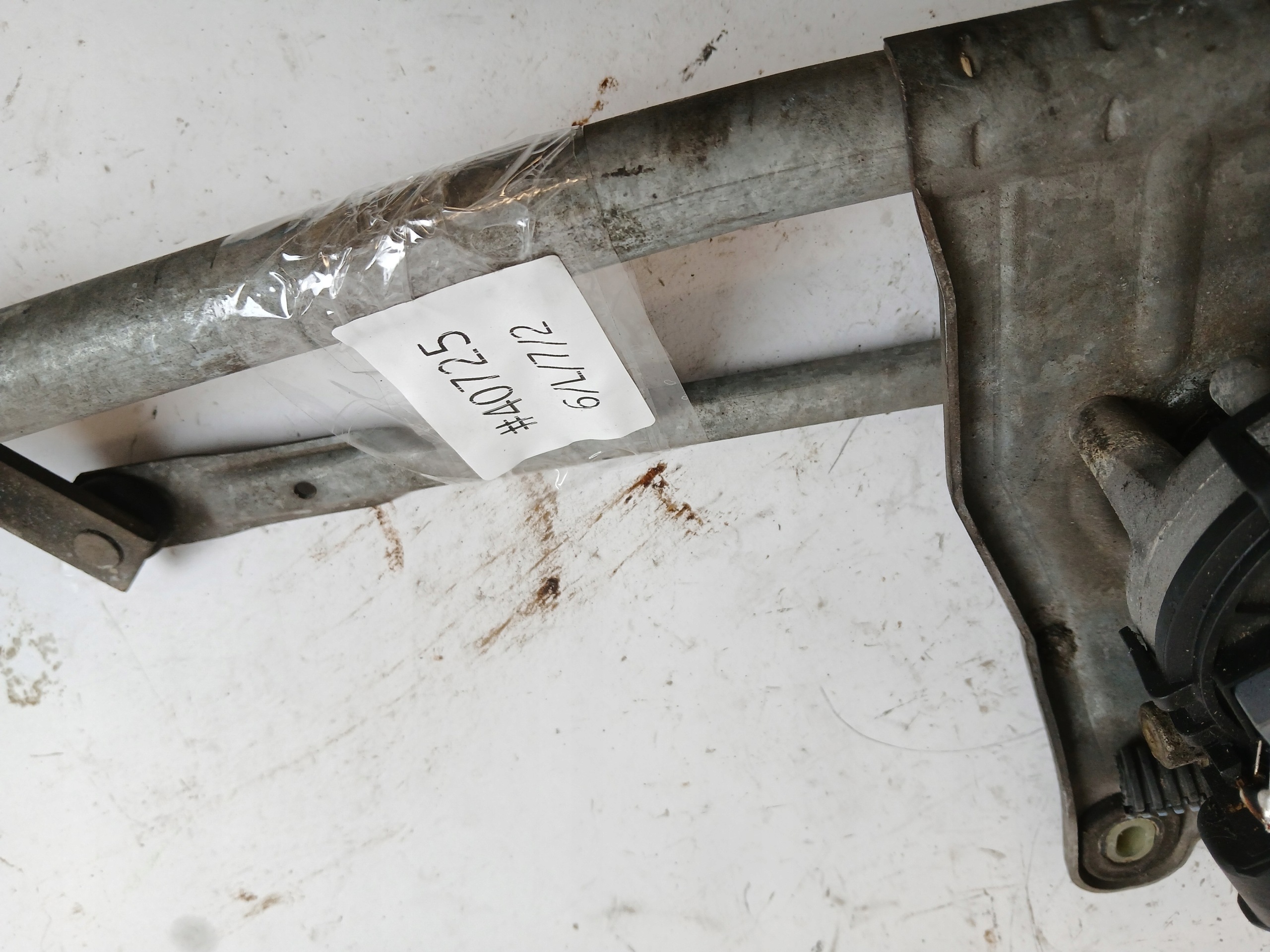OPEL ASTRA II G wiper mechanism front 24423640