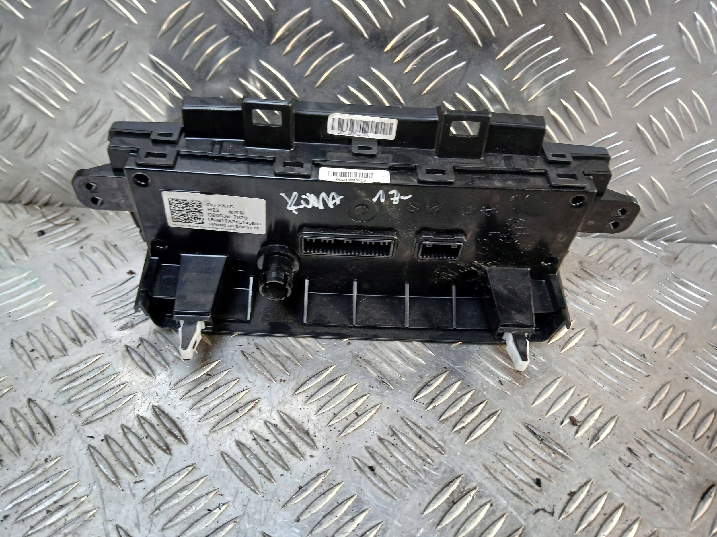 HYUNDAI KONA Unite commande clima Bouton C200367820 2017