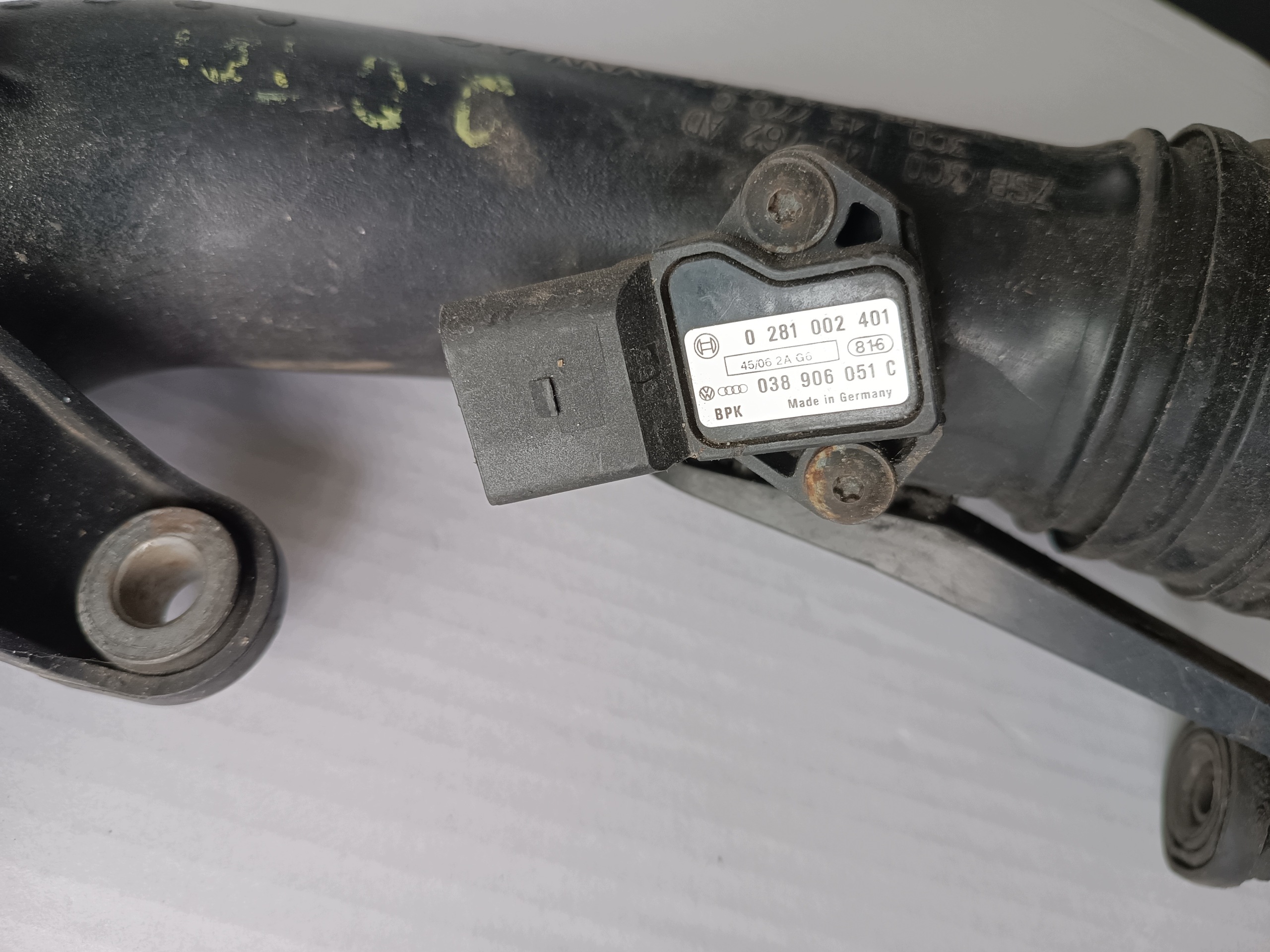 rohr Schlauch intercooler 3C0145762AD VW PASSAT B6 2.0 TDI Sensor