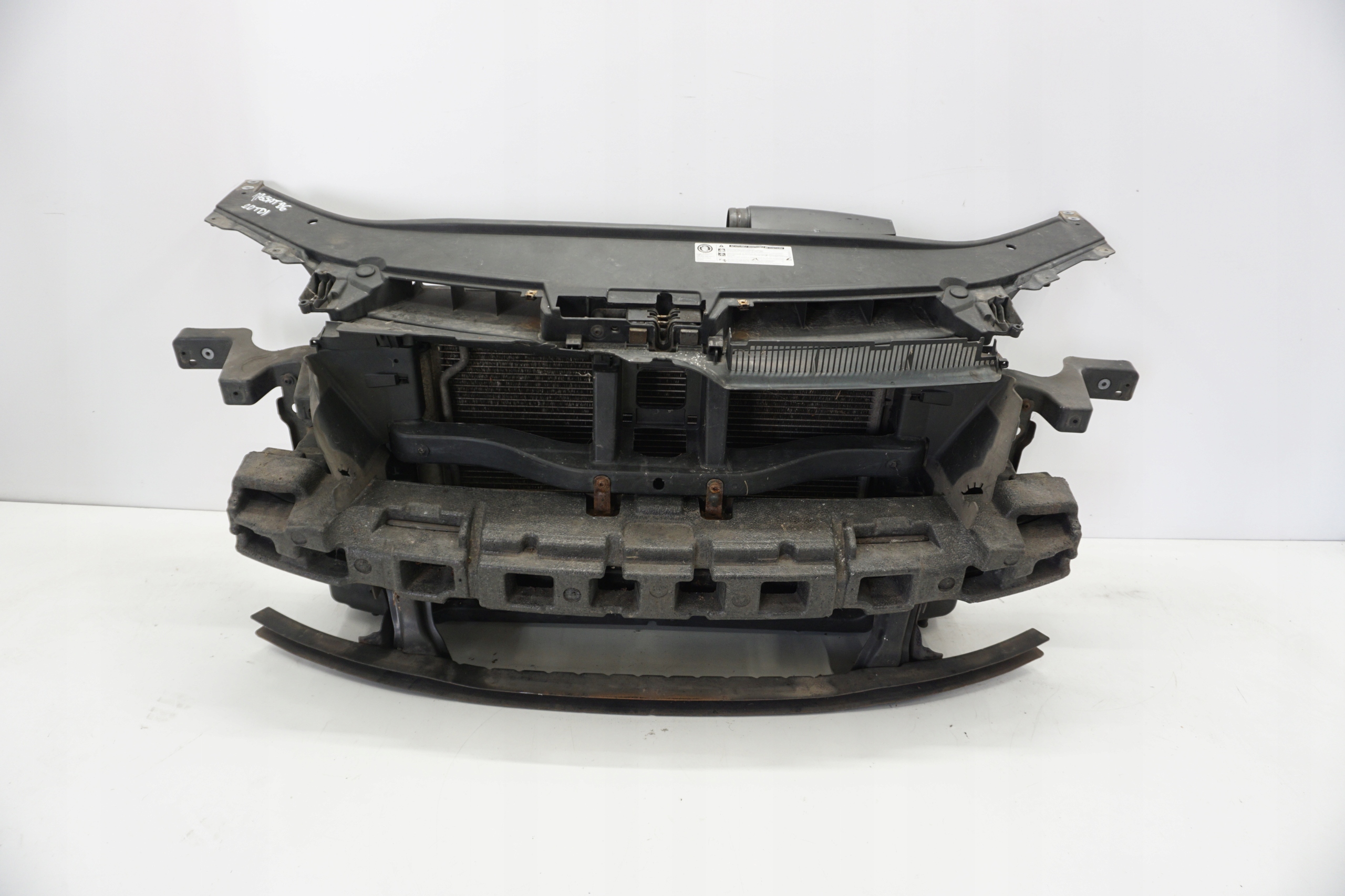 VW PASSAT B6 PAS PRZEDNI WZMOCNIENIE 2.0TDI