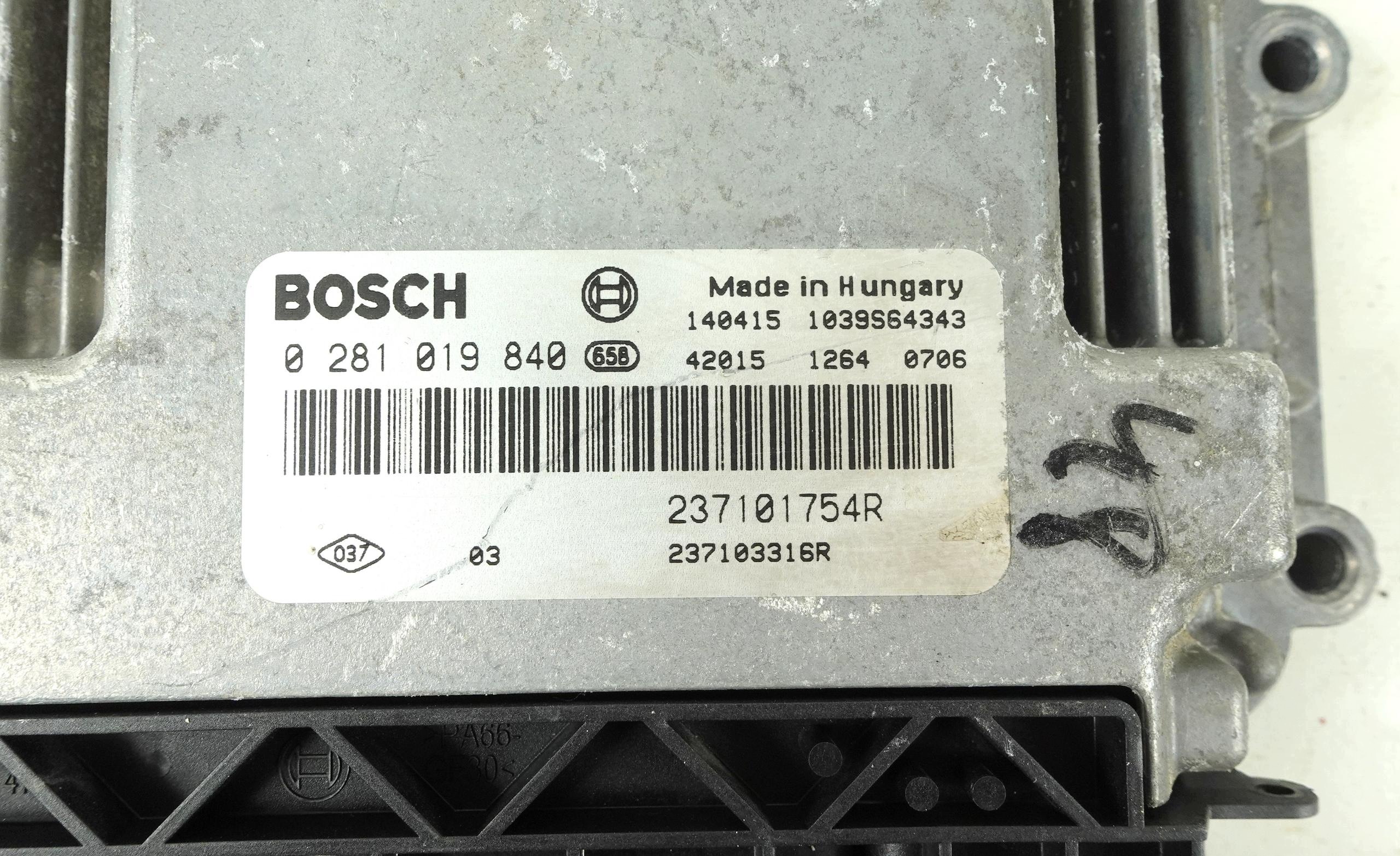 computer OPEL VIVARO RENAULT TRAFIC 2 II 2.0 DCI CDTI 0281019840 237101754R