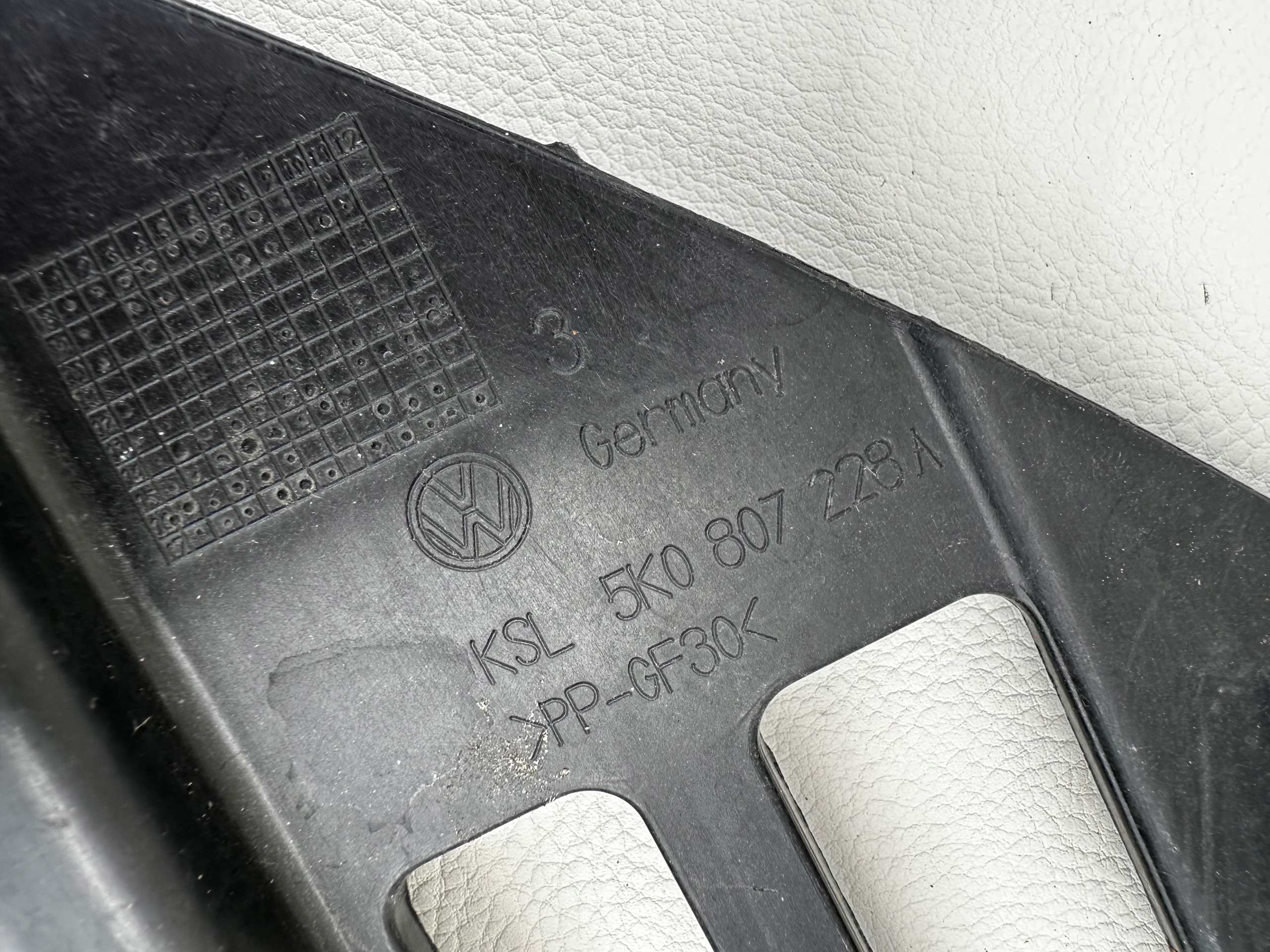 VW Golf VI holder right lights support