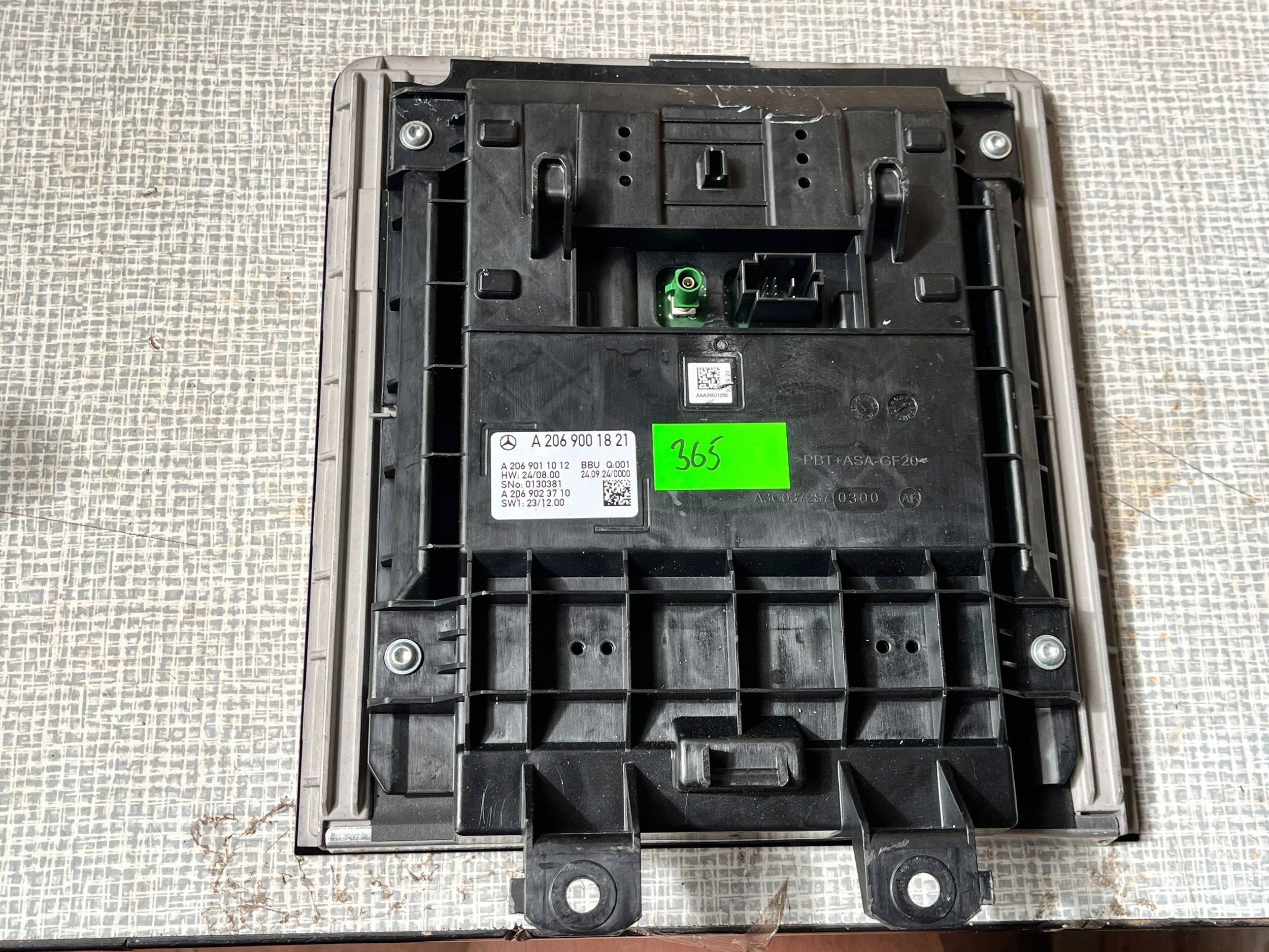 MERCEDES C KLASA W206 Display 2069001821 @M