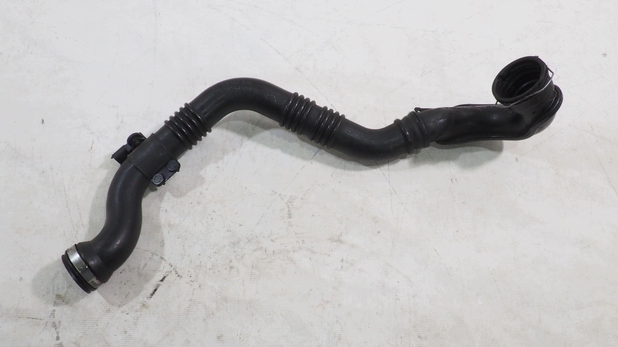 Opel Astra IV J cső, csővezeték cső intercooler 13265276