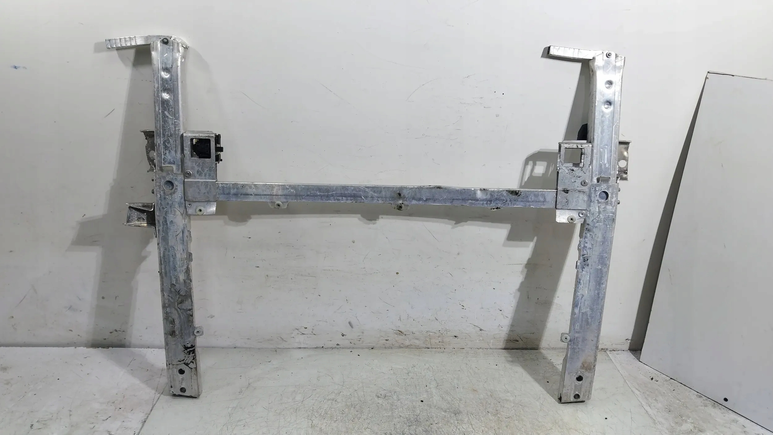 console sider lower strefy 7301603 BMW X1 F48 X2 F39