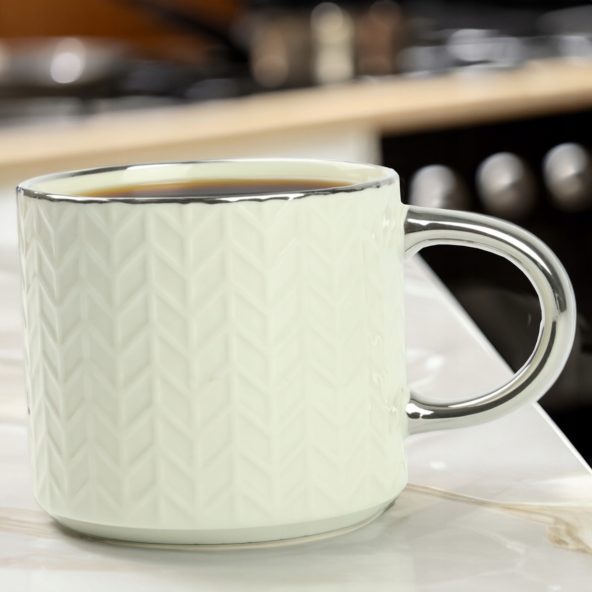 KUBEK PORCELANOWY DO KAWY HERBATY WZÓR SWETEREK 470ML ZE SREBRNYM UCHEM