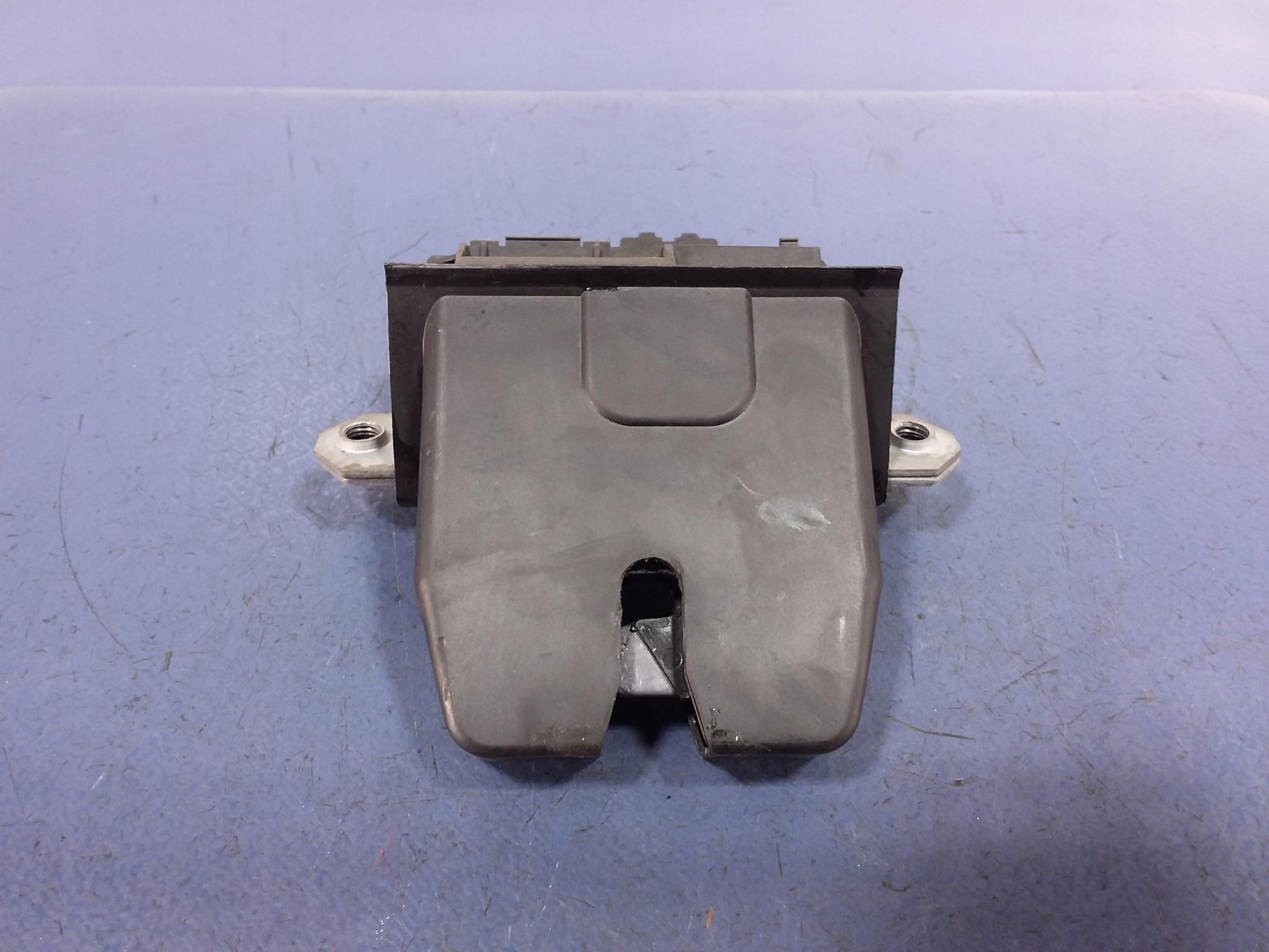 ФОКУС MK3 ЗАМОК ЗАДНЬОЇ КРИШКИ 4 PIN 8M51-R442A66-DB