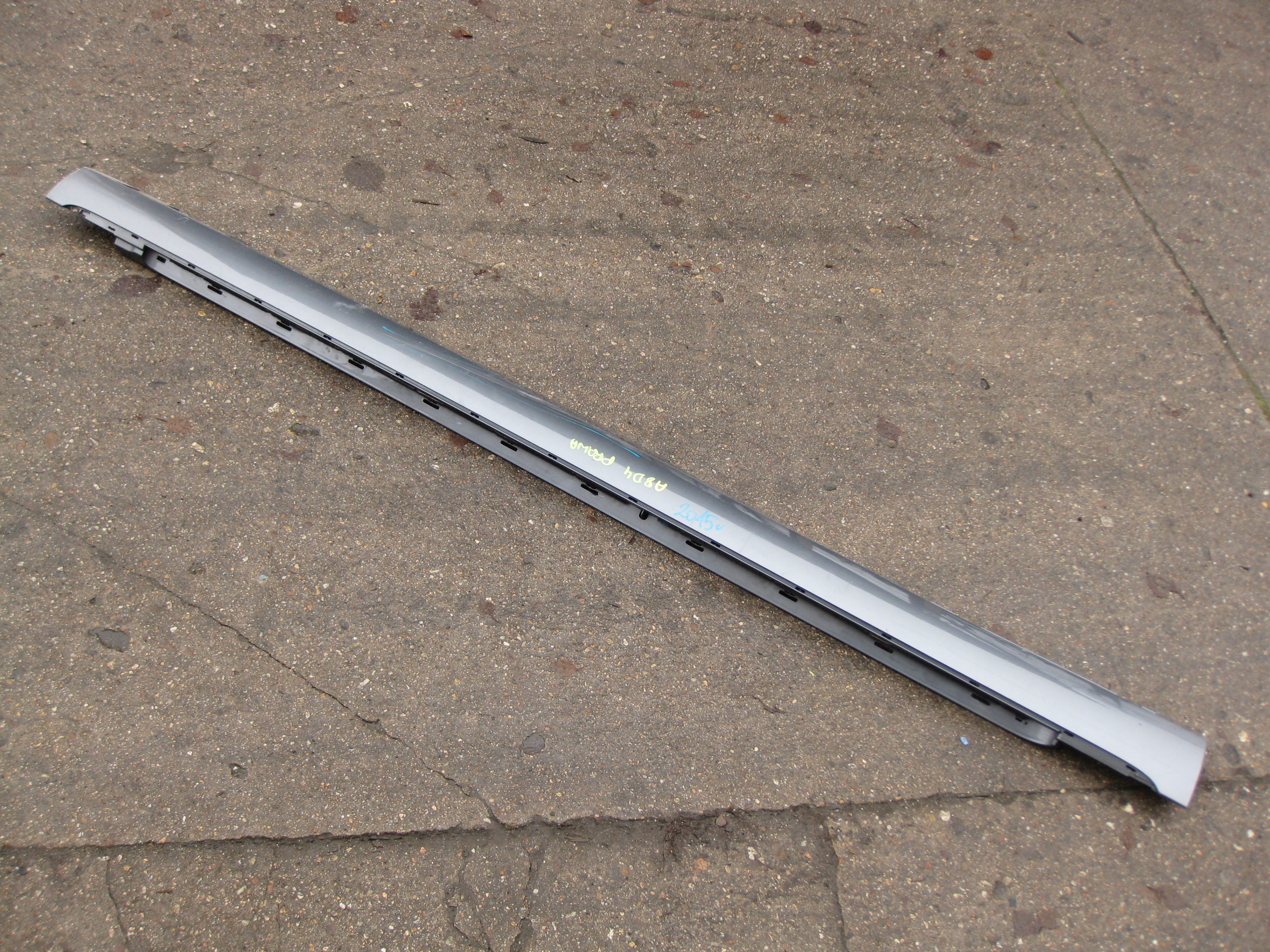 AUDI A8 D4 4H cap of the threshold right 4H0853856E