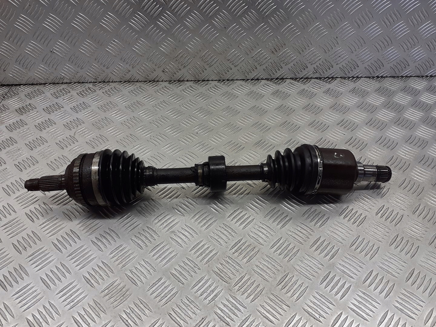 PÓŁOŚ LEWA PRZEDNIA HONDA CIVIC VII 1.7 CTDI