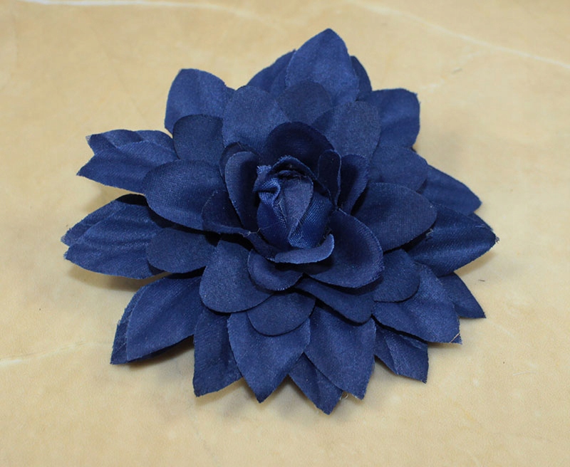 -MARGUT- Gumka broszka kwiat aster granatowy Rodzaj pojedyncza gumka